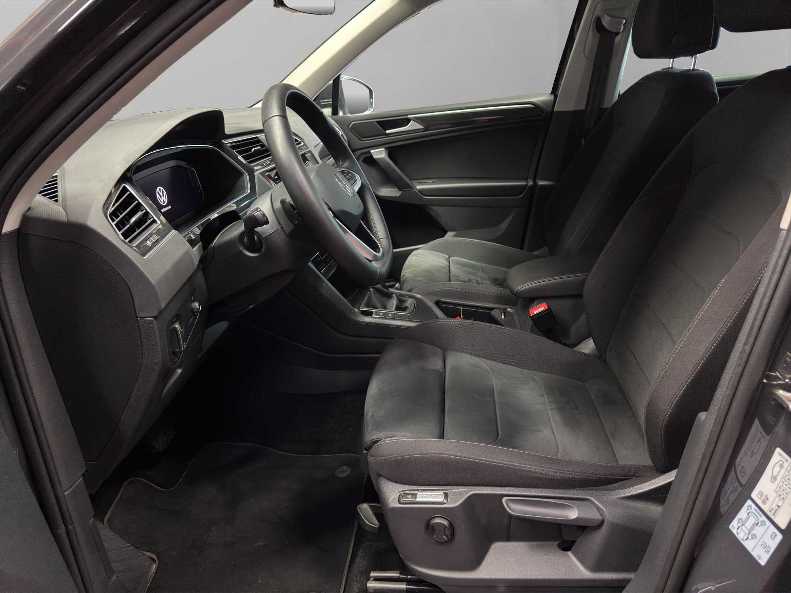 VW Tiguan 1.4TSI PHEV Elegance DSG, Plug-in-Hybrid Benzin/Elektro, Occasion / Gebraucht, Automatik - 4