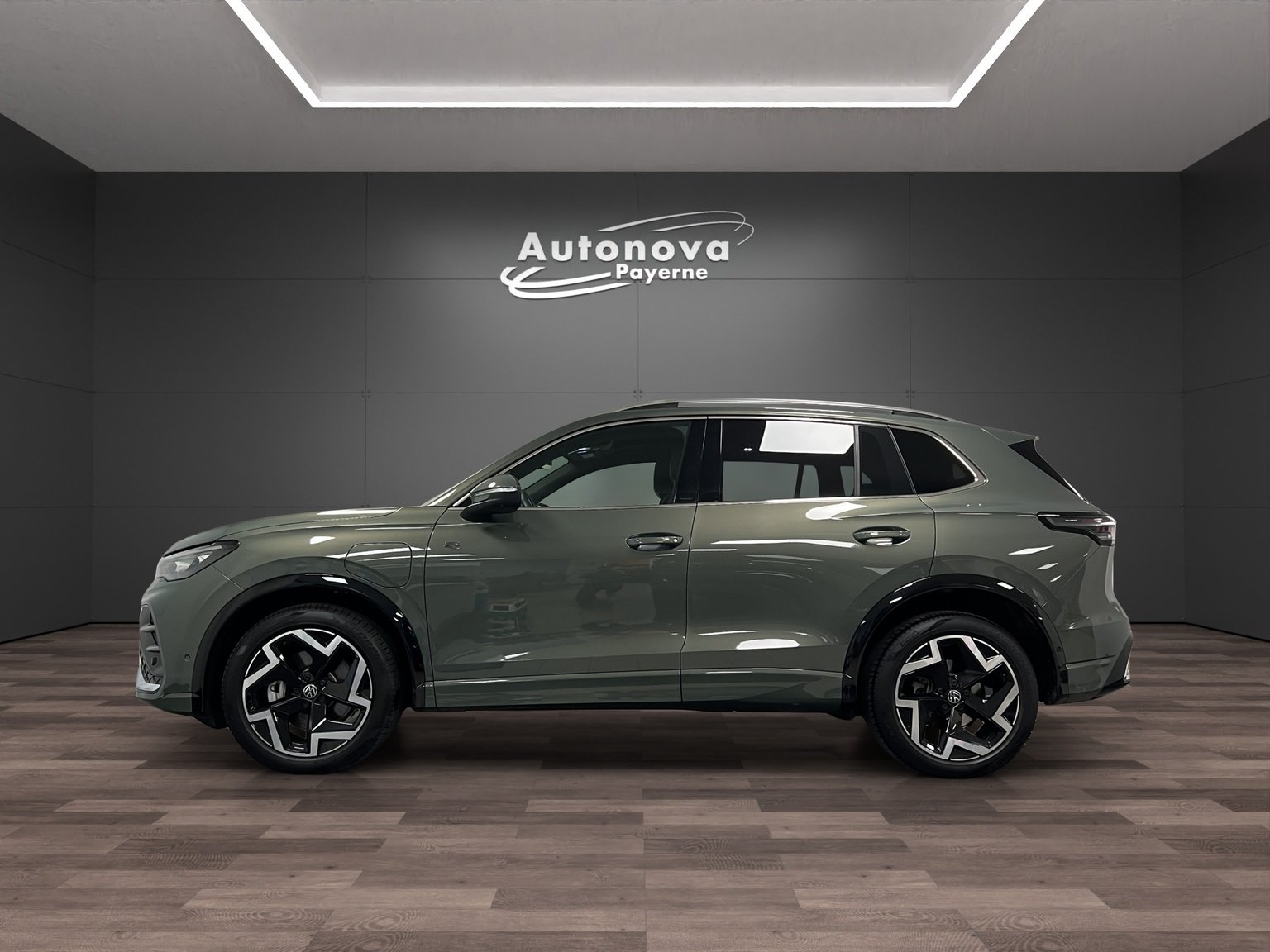 VW Tiguan 1.5 TSI evo2 eHybrid R-Line DSG, Plug-in-Hybrid Benzina/Elettrica, Occasioni / Usate, Automatico - 3