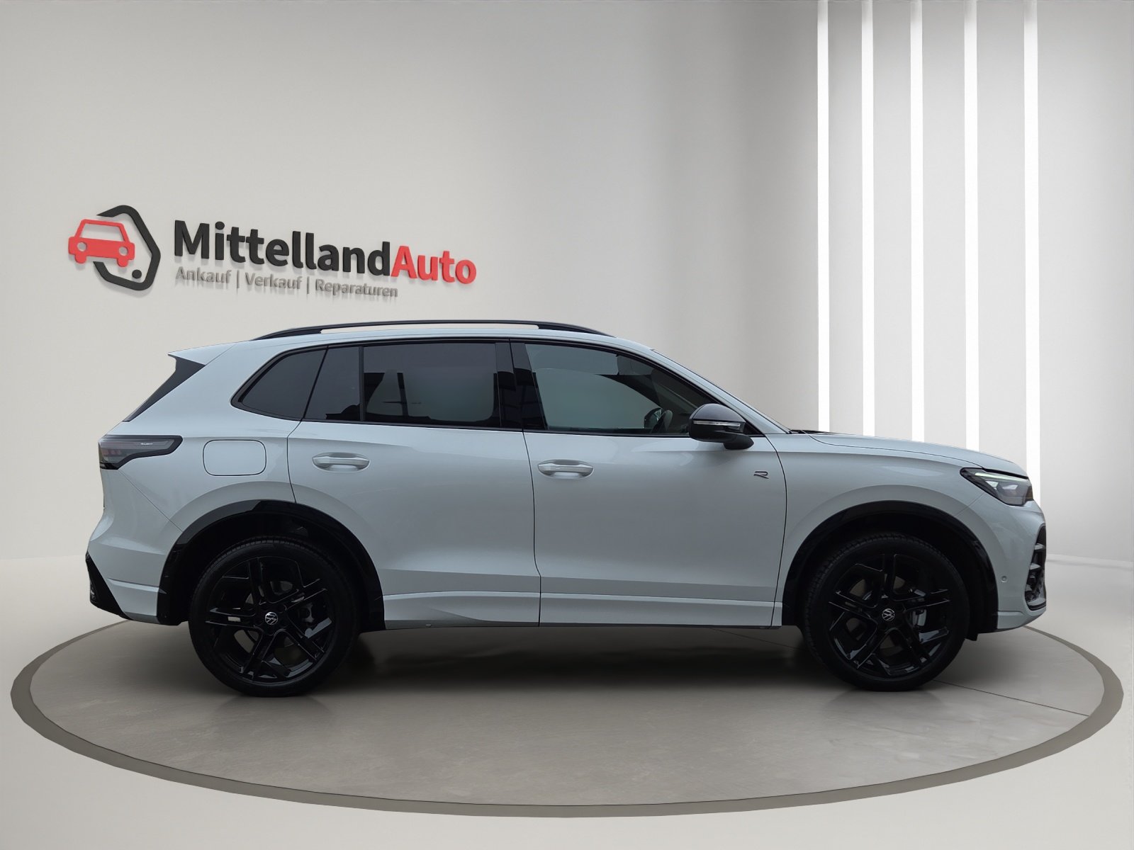 VW Tiguan 2.0 TDI SCR R-Line 4Motion DSG, Diesel, Occasioni / Usate, Automatico - 4