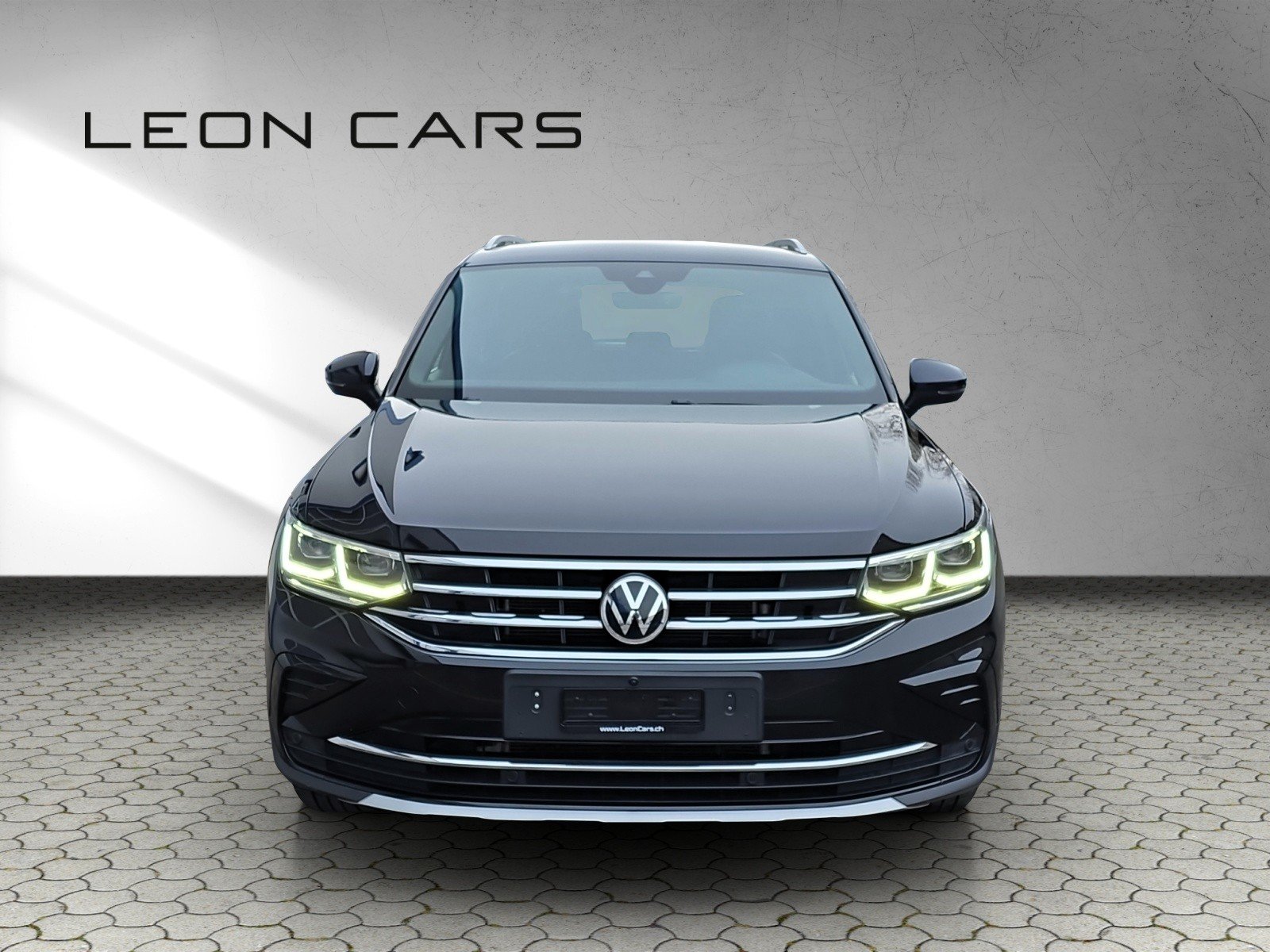 VW Tiguan 2.0 TDI SCR Elegance 4Motion DSG mit AHK, Diesel, Second hand / Used, Automatic - 2