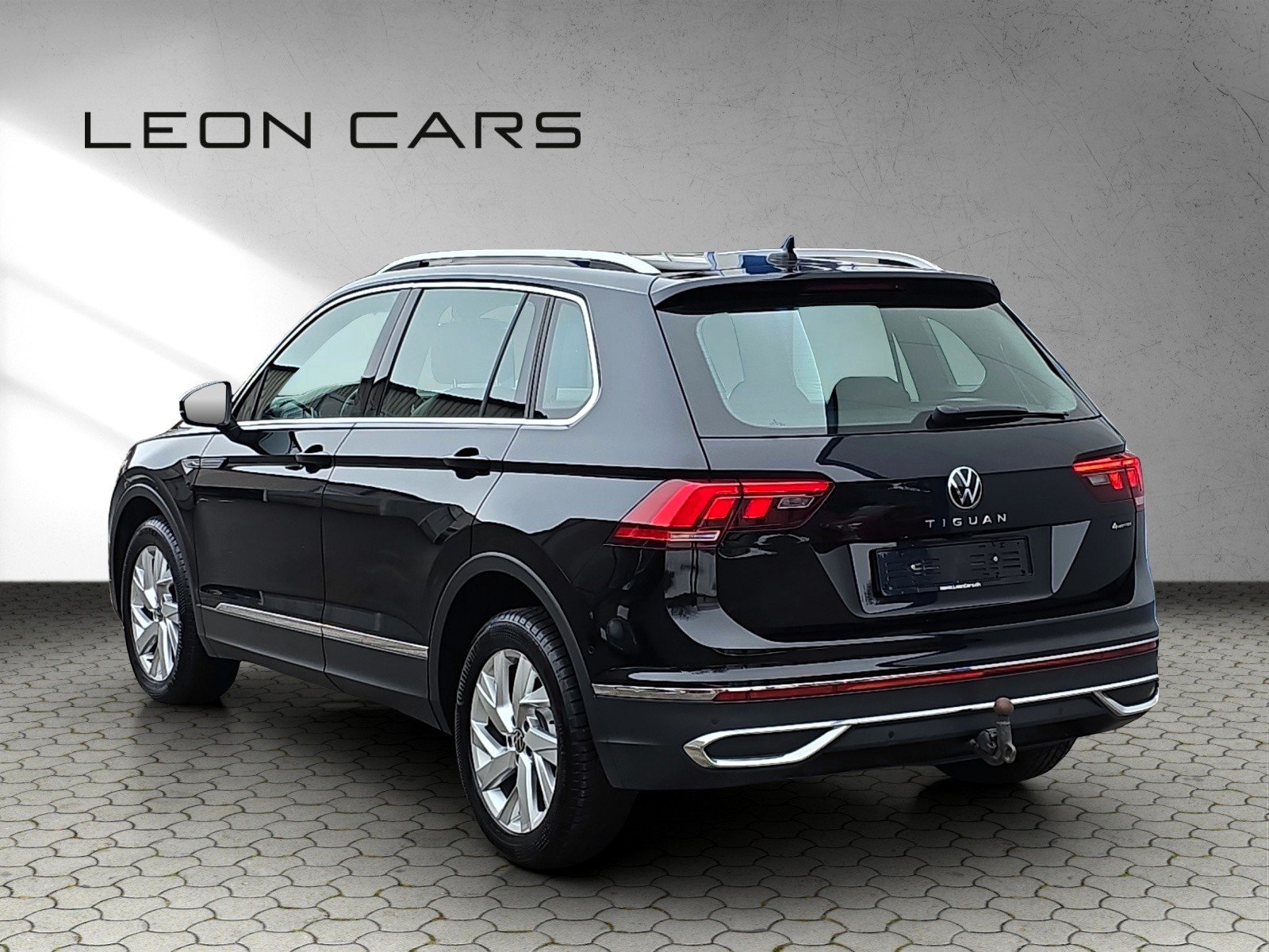 VW Tiguan 2.0 TDI SCR Elegance 4Motion DSG mit AHK, Diesel, Second hand / Used, Automatic - 3