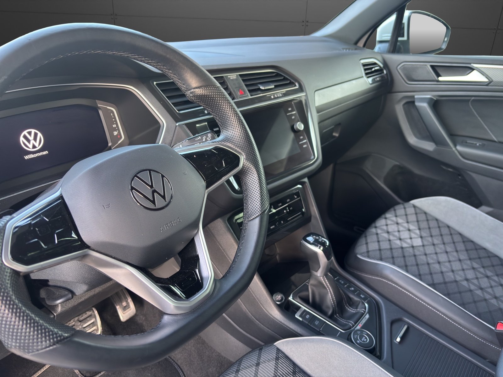 VW Tiguan 2.0TSI R-Line 4Motion DSG, Essence, Occasion / Utilisé, Automatique - 4