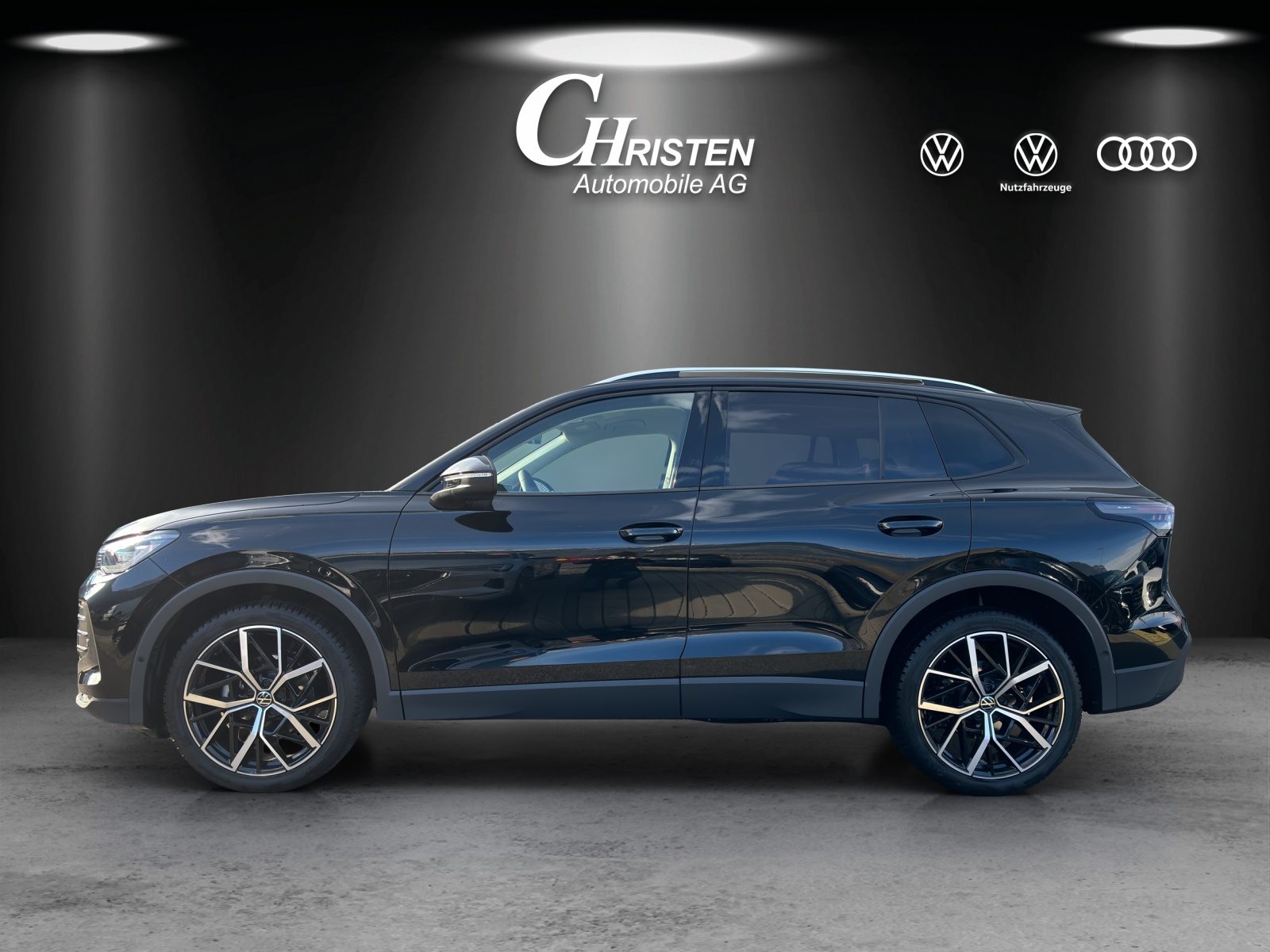 VW Tiguan UNITED, Petrol, Second hand / Used, Automatic - 2