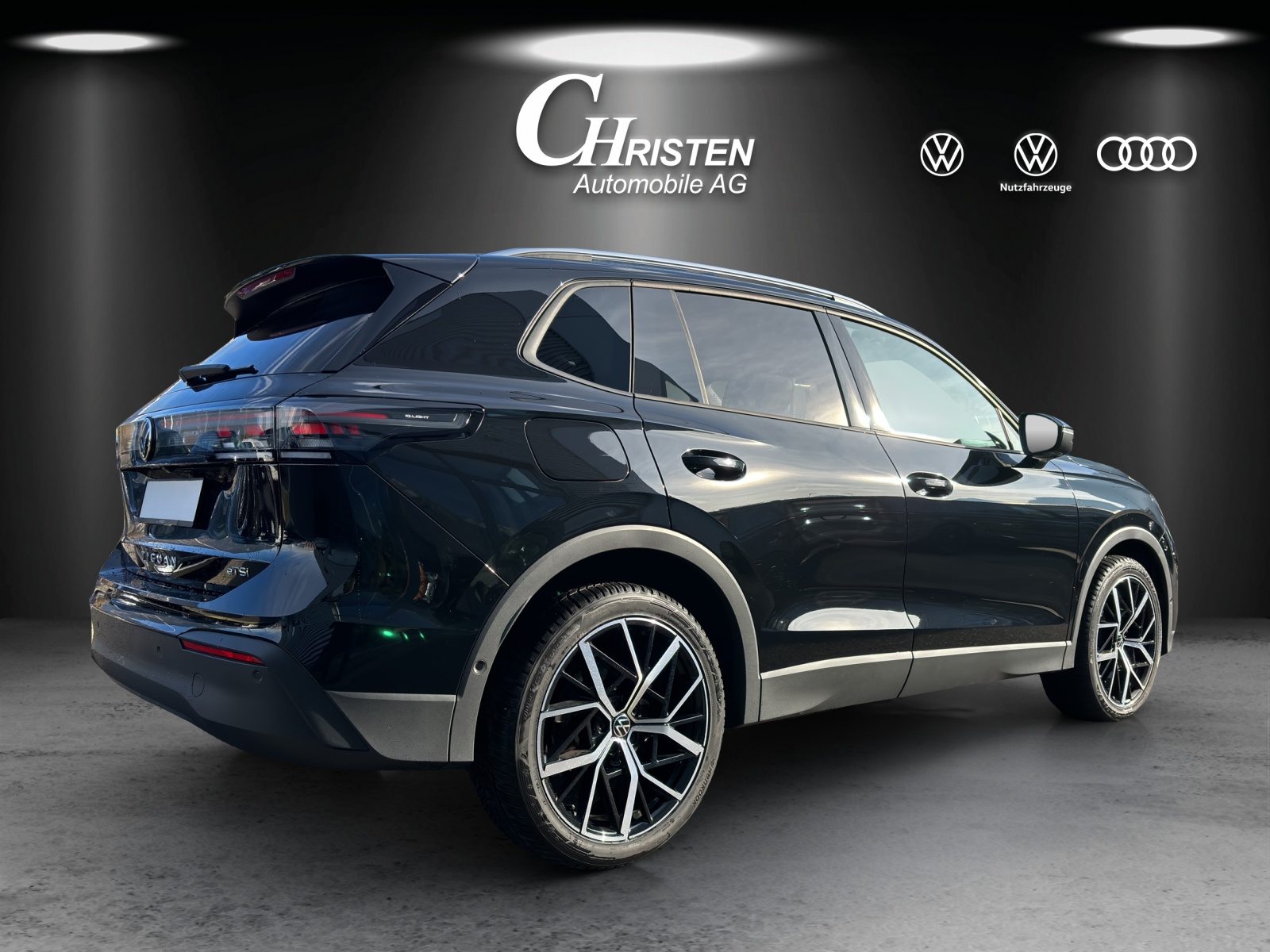 VW Tiguan UNITED, Petrol, Second hand / Used, Automatic - 6