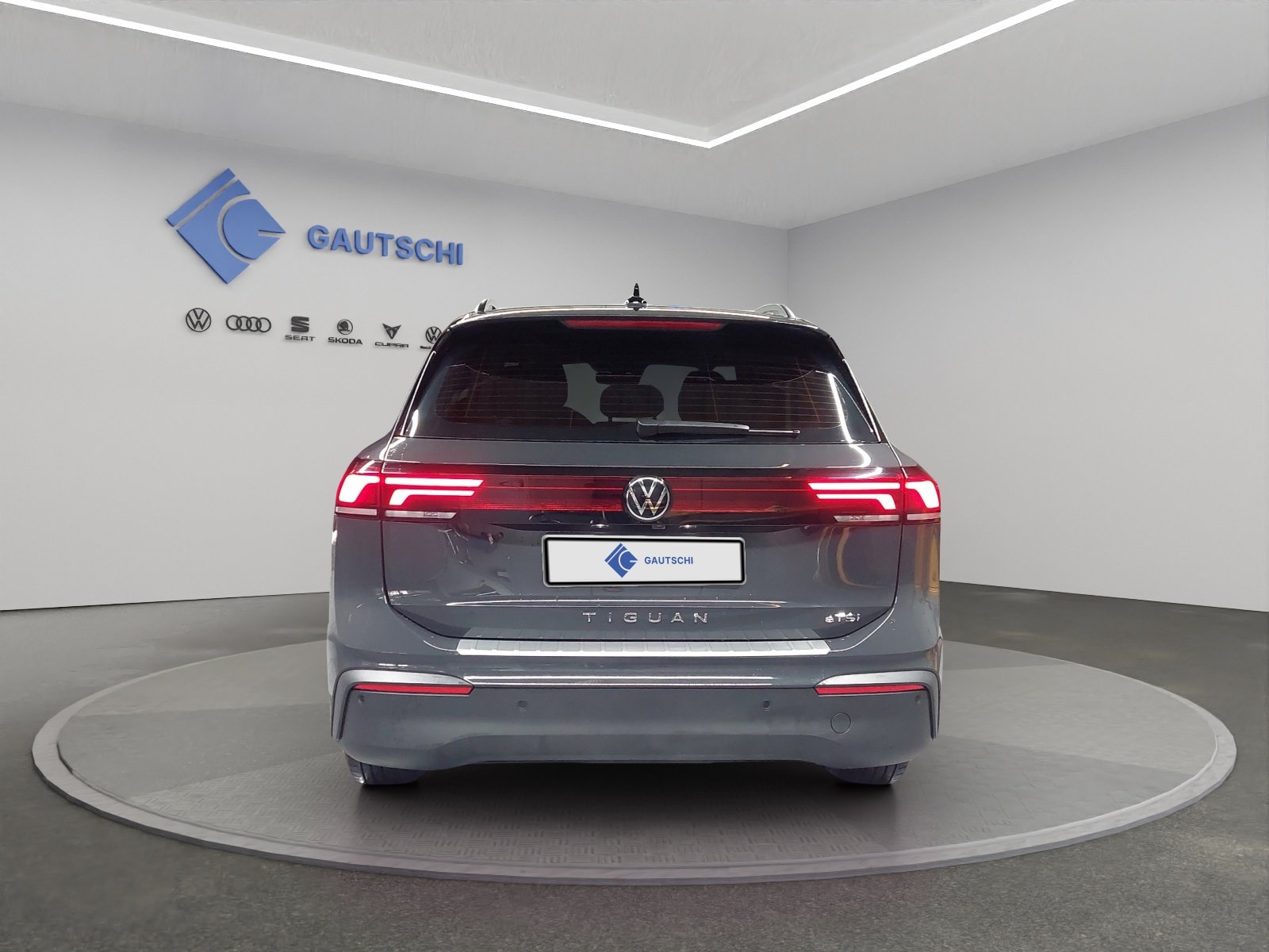 VW Tiguan 1.5 TSI evo2 mHEV DSG, Mild-Hybrid Petrol/Electric, Second hand / Used, Automatic - 4