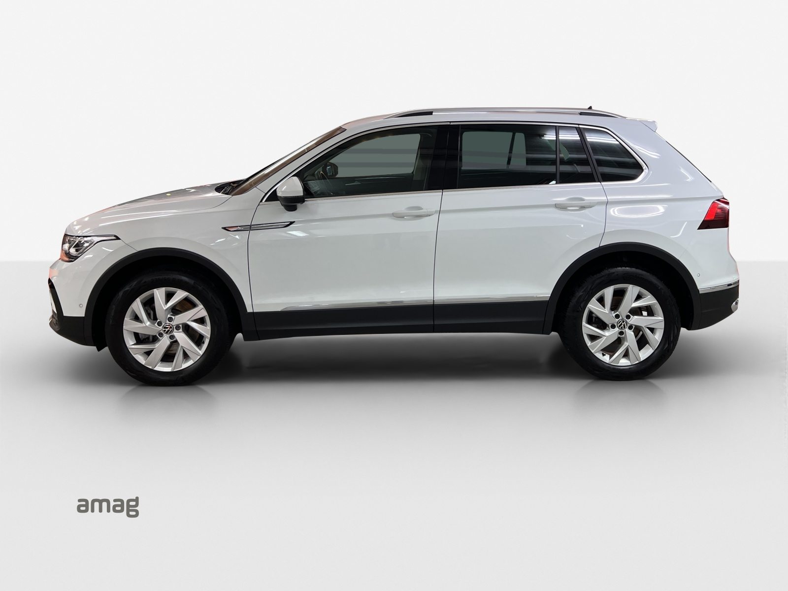 VW Tiguan Elegance, Diesel, Second hand / Used, Automatic - 2