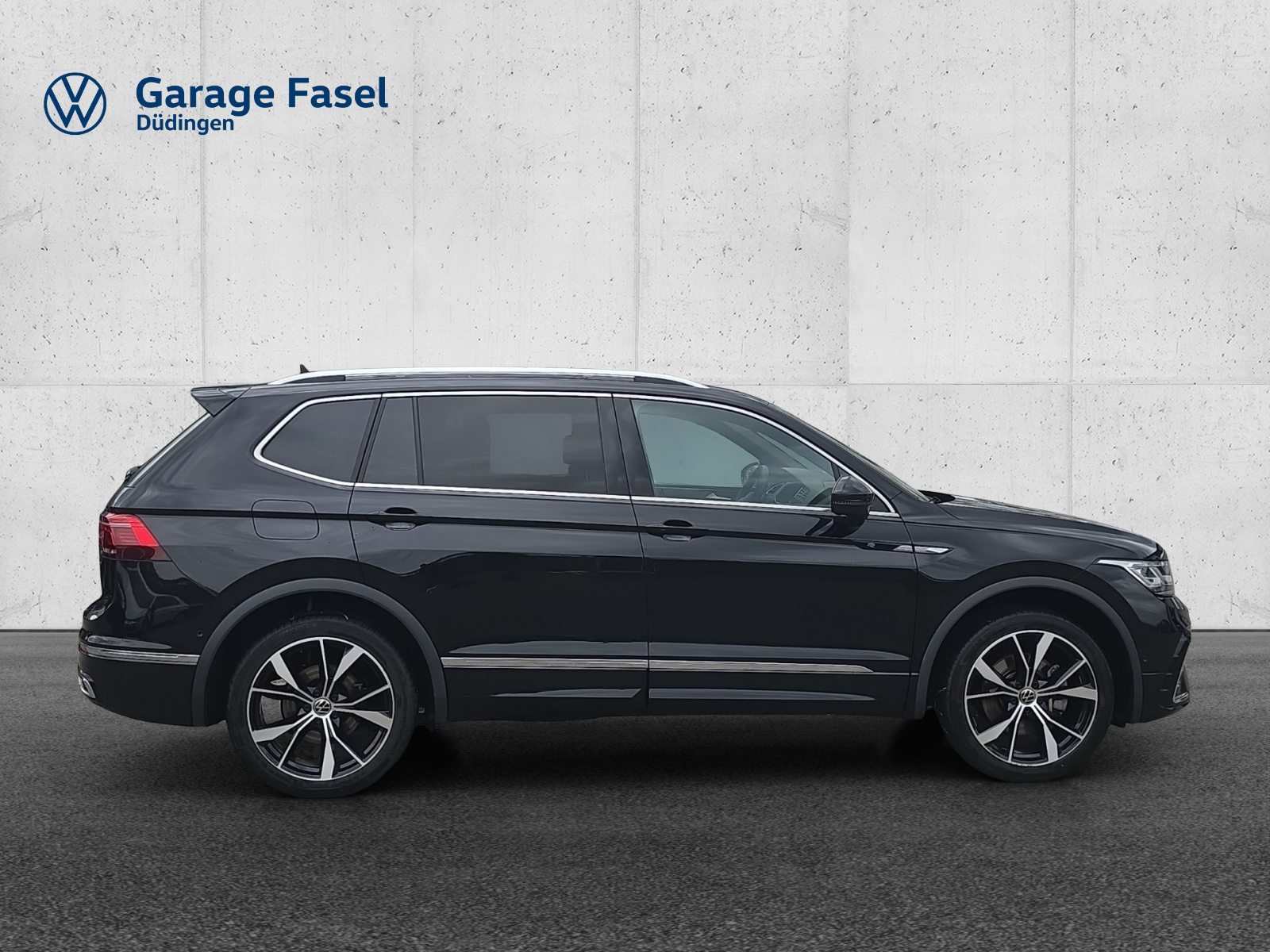 VW Tiguan Allspace PA R-Line, Petrol, Second hand / Used, Automatic - 6