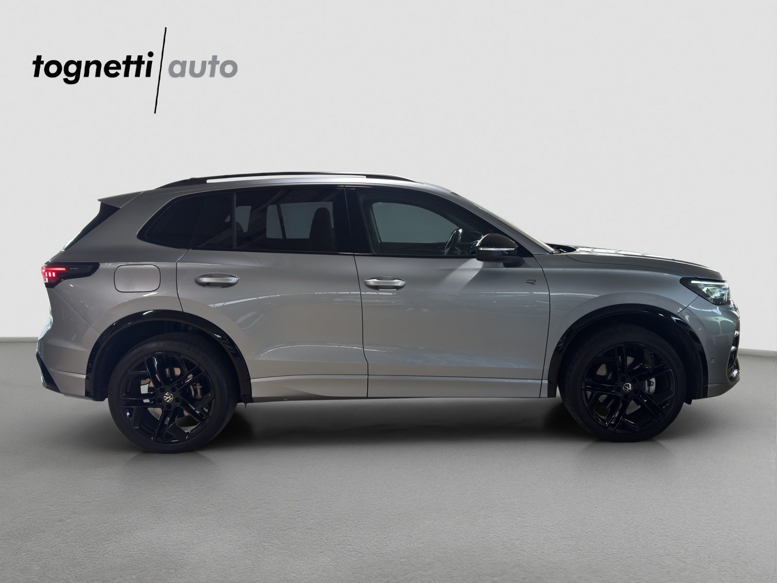VW Tiguan R-Line, Benzin, Occasion / Gebraucht, Automatik - 3