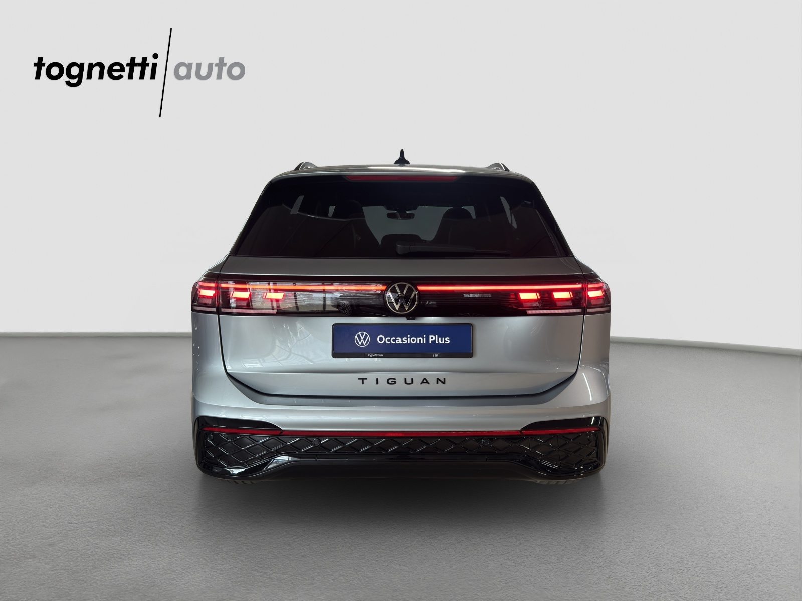 VW Tiguan R-Line, Benzin, Occasion / Gebraucht, Automatik - 6