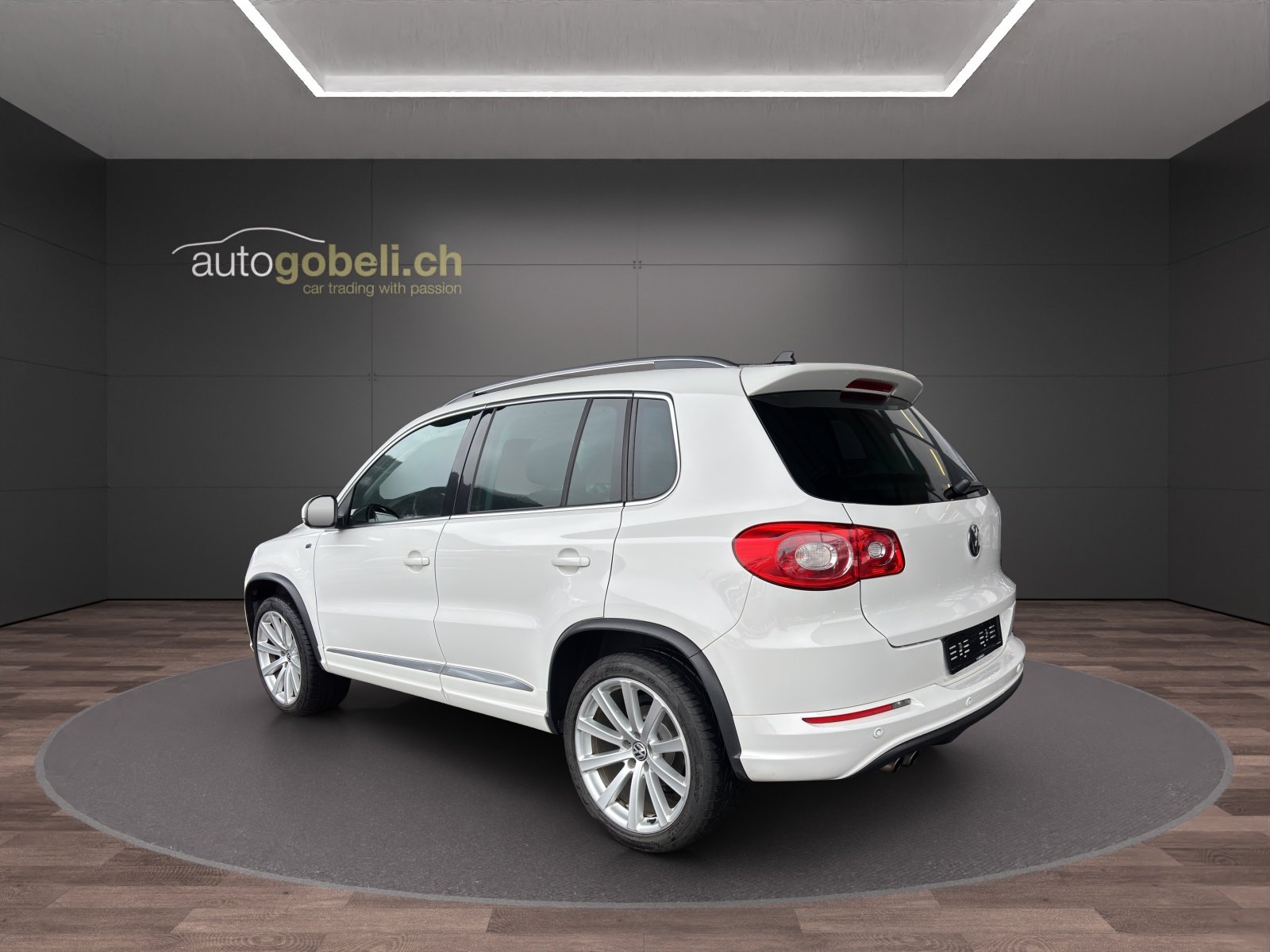 VW Tiguan 2.0 TSI SportStyle Tiptronic, Benzin, Occasion / Gebraucht, Automatik - 2