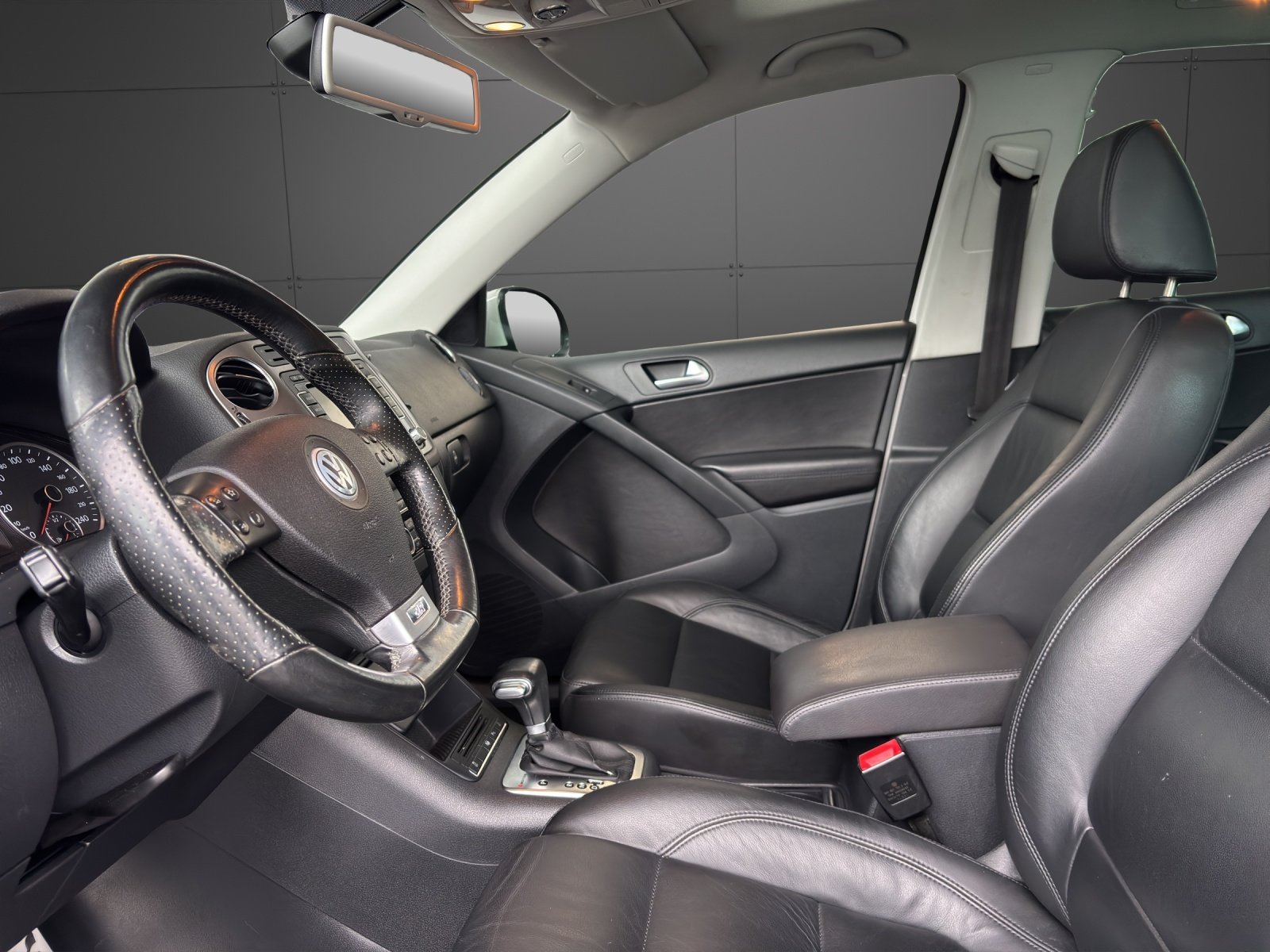 VW Tiguan 2.0 TSI SportStyle Tiptronic, Benzin, Occasion / Gebraucht, Automatik - 3