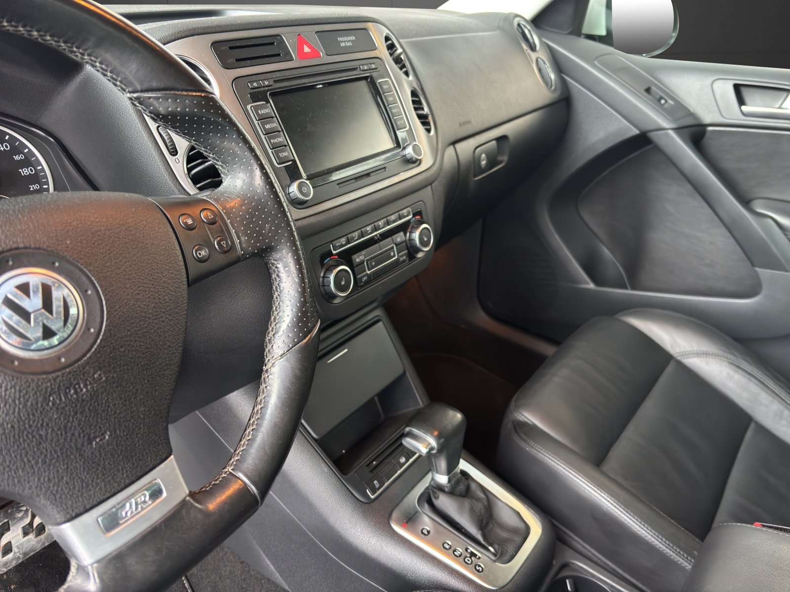 VW Tiguan 2.0 TSI SportStyle Tiptronic, Benzin, Occasion / Gebraucht, Automatik - 4