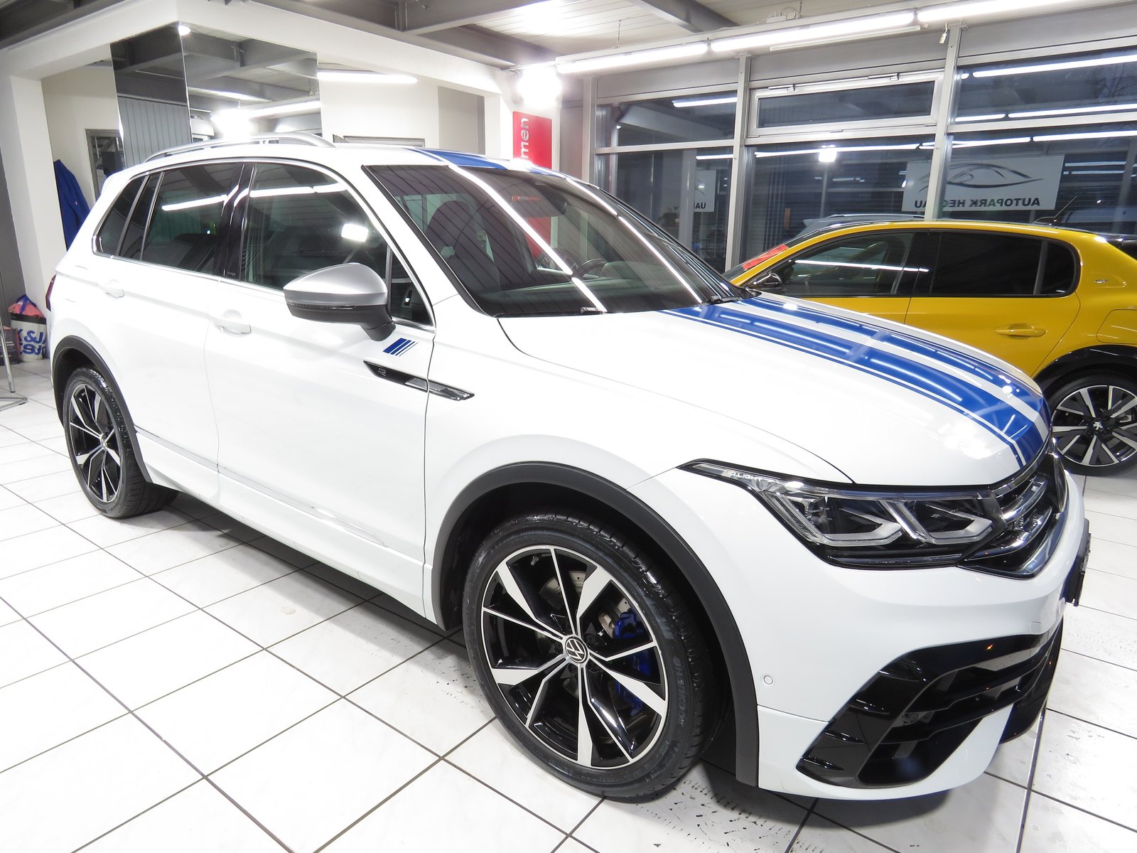 VW Tiguan 2.0 TSI R 4-Motion DSG, Benzin, Occasion / Gebraucht, Automatik - 3