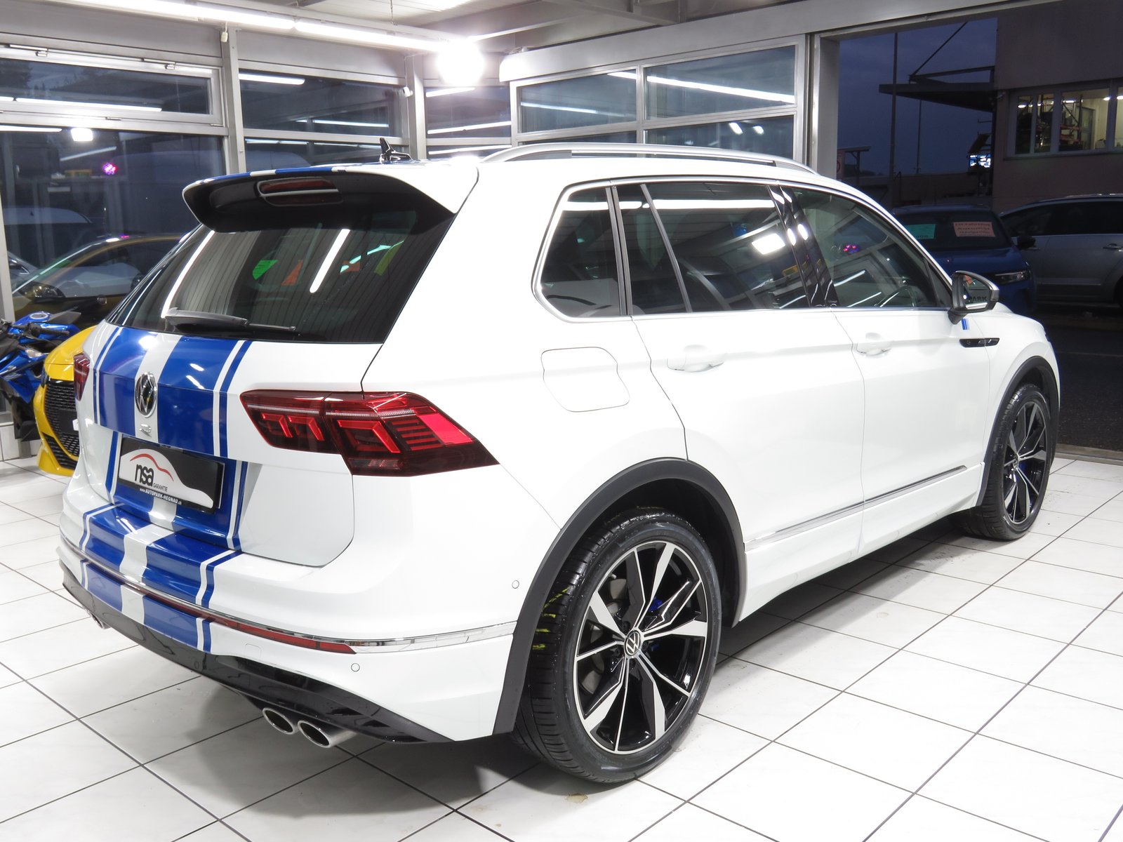 VW Tiguan 2.0 TSI R 4-Motion DSG, Benzin, Occasion / Gebraucht, Automatik - 4