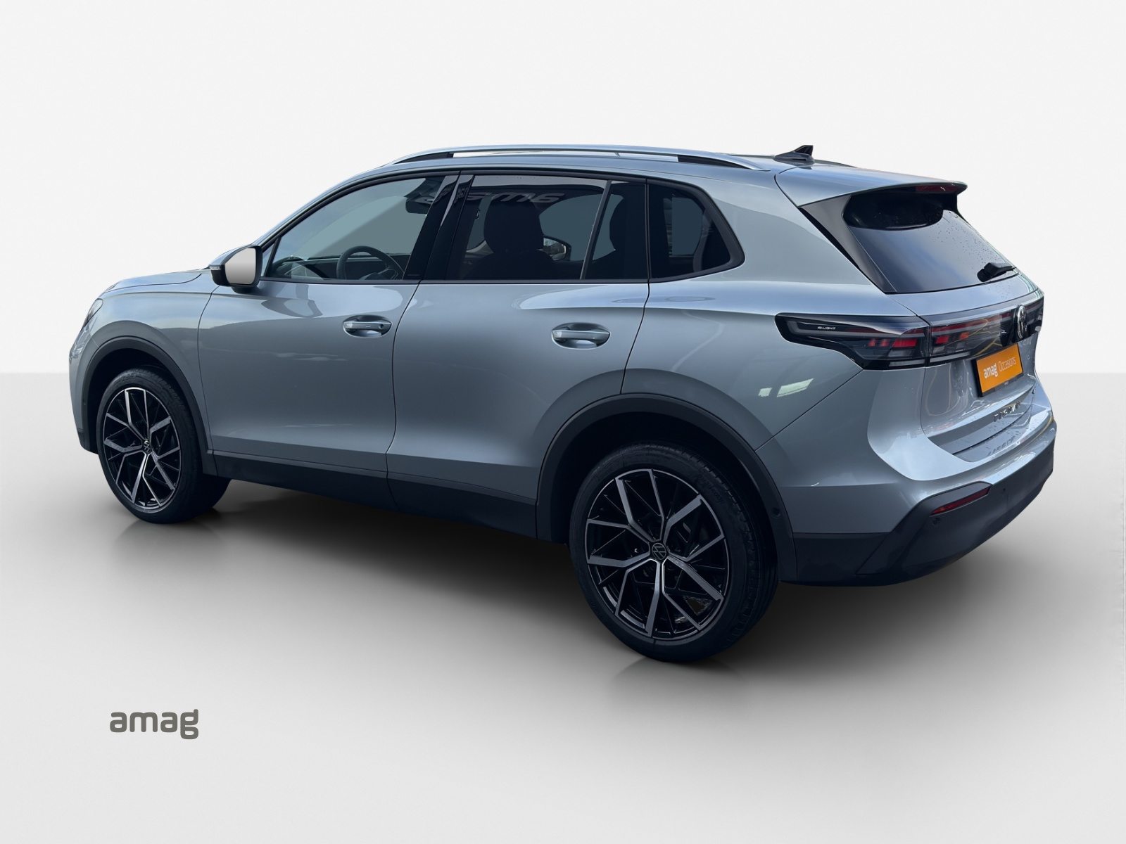VW Tiguan UNITED, Essence, Occasion / Utilisé, Automatique - 3