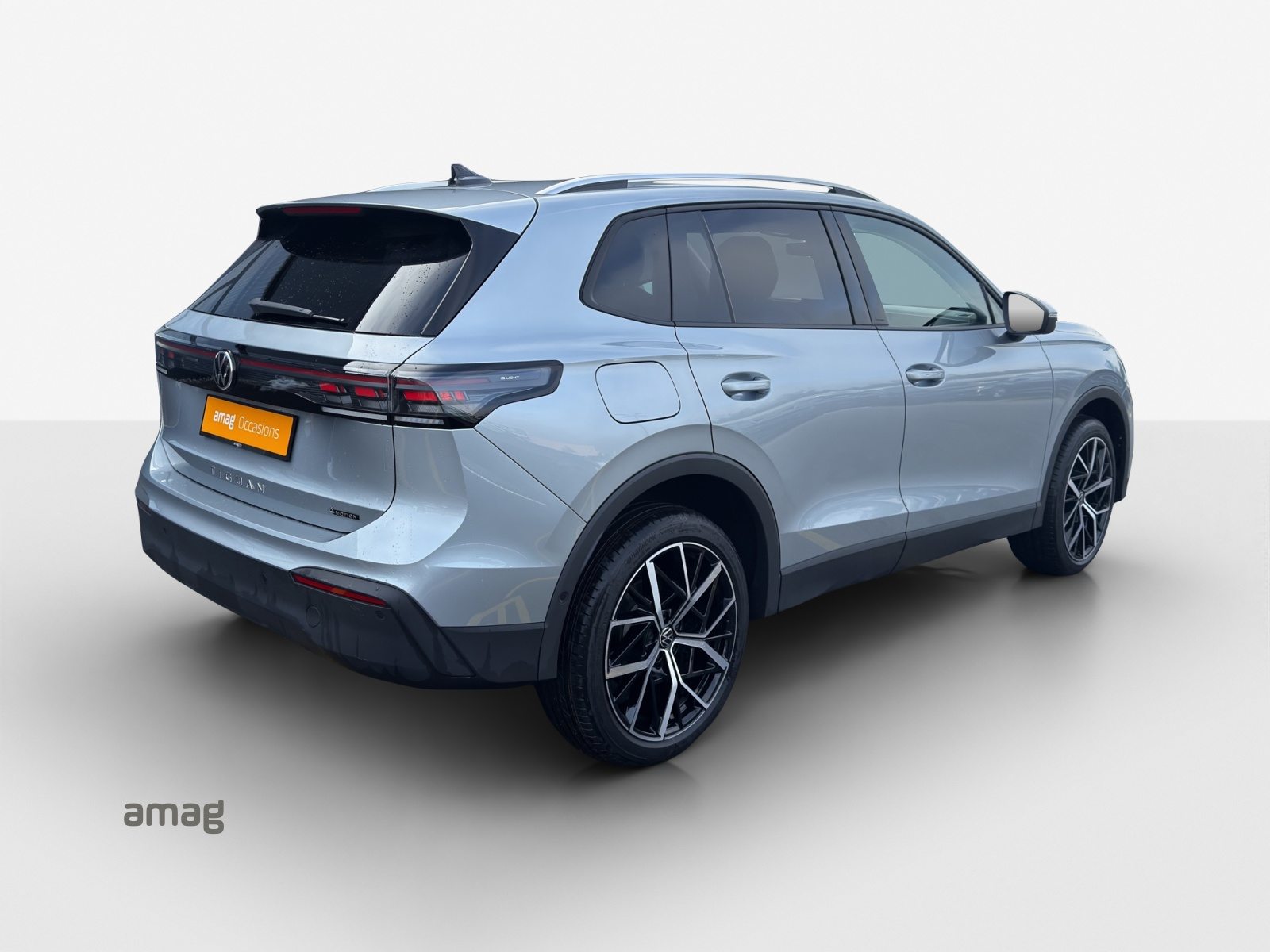 VW Tiguan UNITED, Essence, Occasion / Utilisé, Automatique - 5