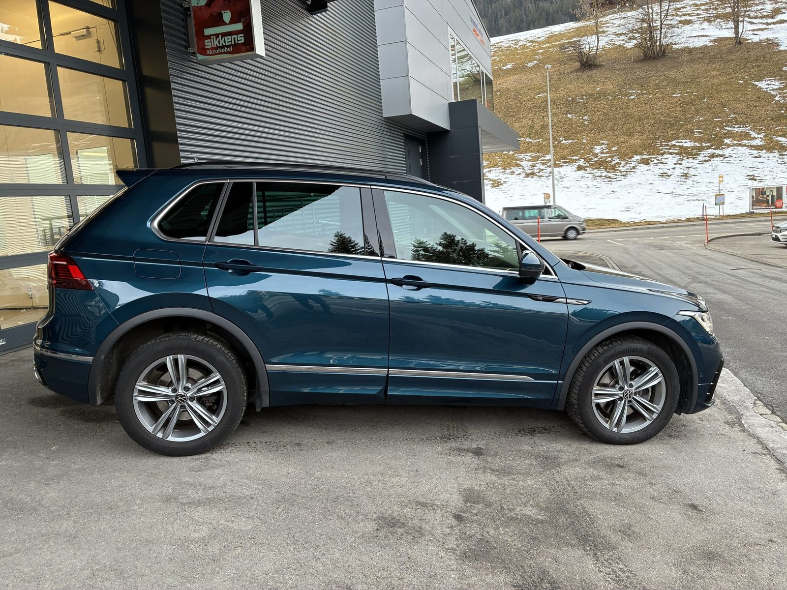 VW Tiguan R-Line, Petrol, Second hand / Used, Automatic - 6