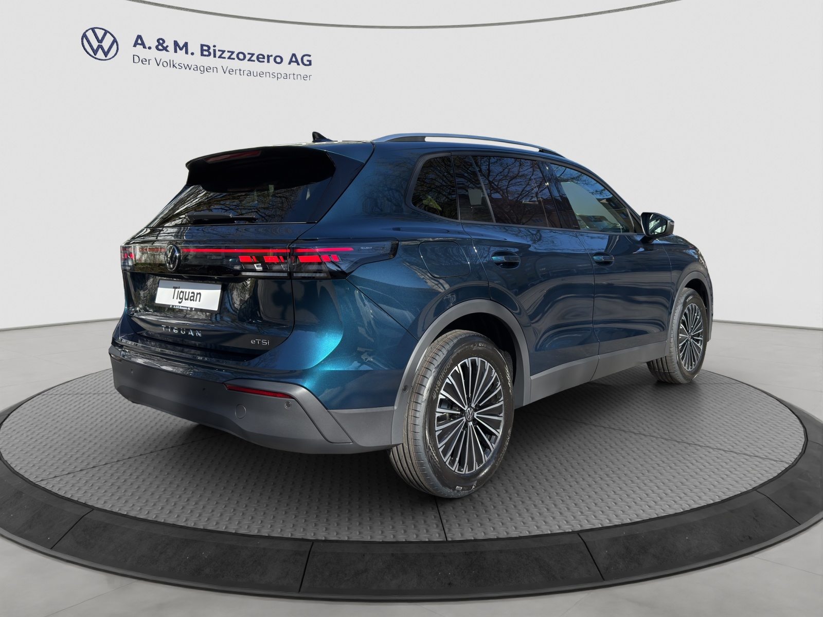 VW Tiguan UNITED, Benzin, Occasion / Gebraucht, Automatik - 5