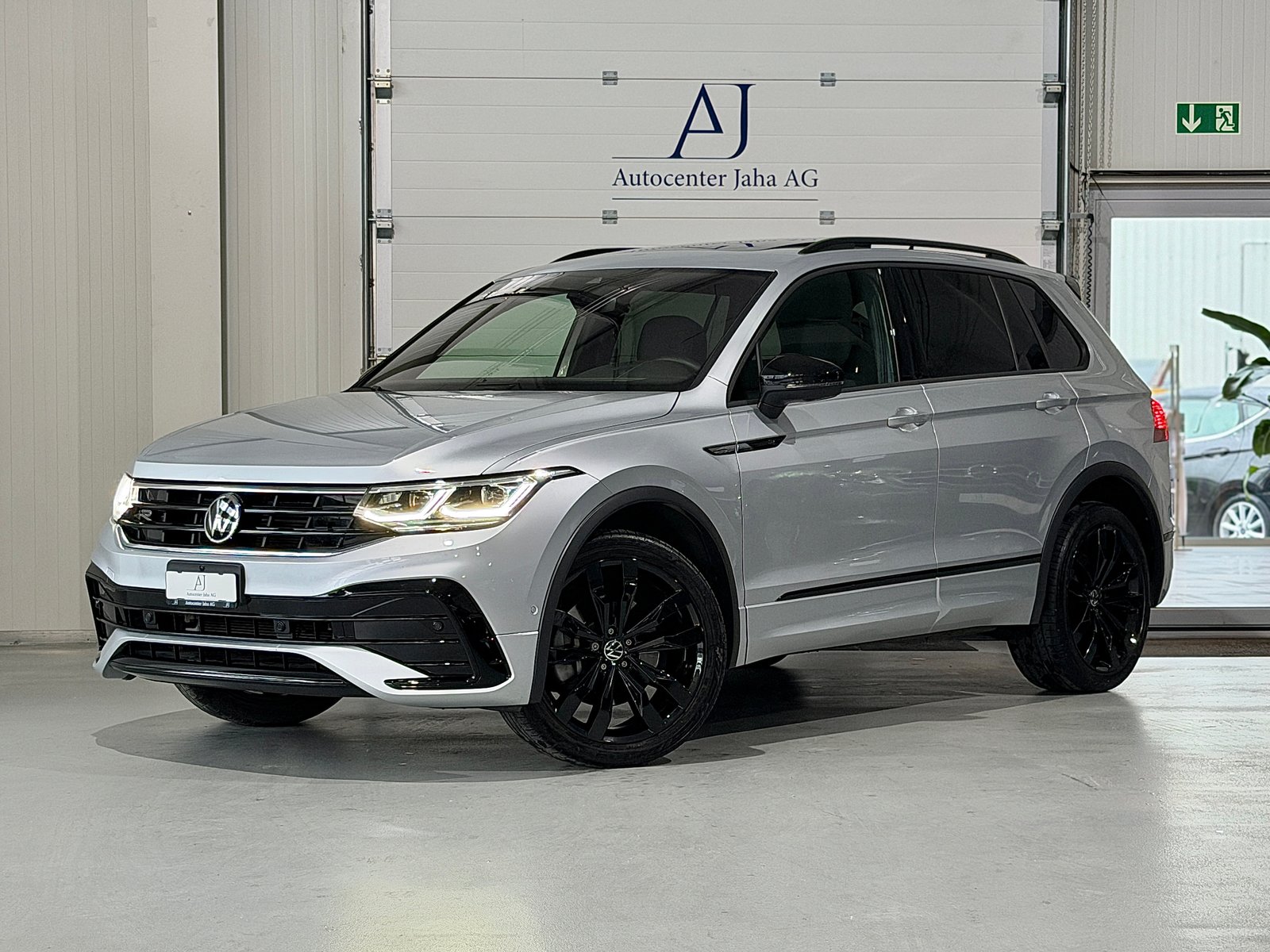 VW Tiguan 2.0TSI R-Line 4Motion DSG (CH) Black Style *244PS*