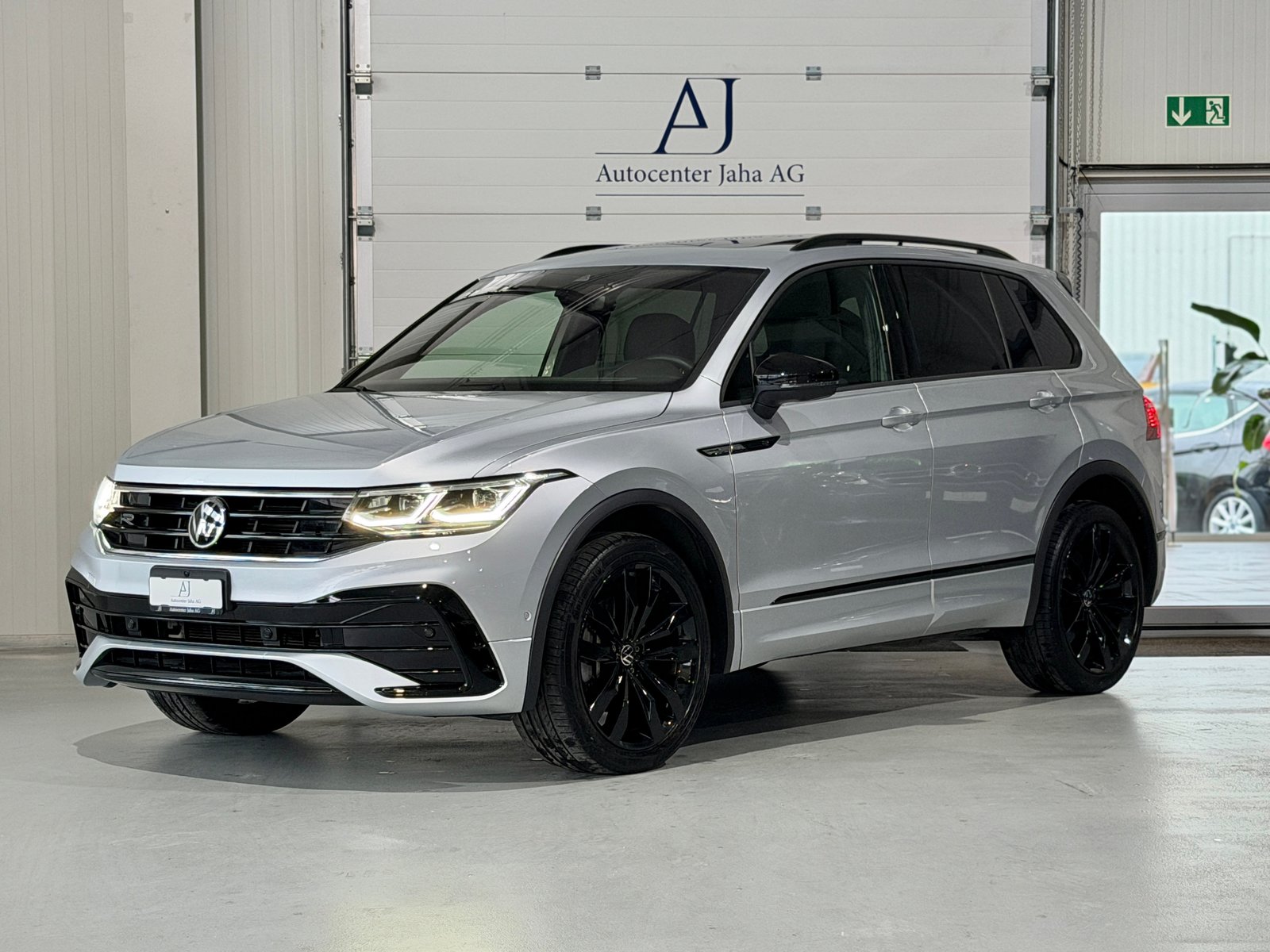 VW Tiguan 2.0TSI R-Line 4Motion DSG (CH) Black Style *244PS*, Essence, Occasion / Utilisé, Automatique - 4