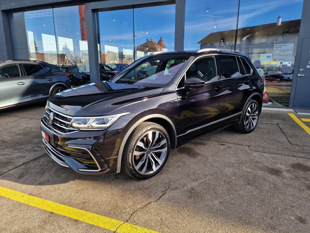 VW Tiguan R-Line, Benzin, Occasion / Gebraucht, Automatik - 2