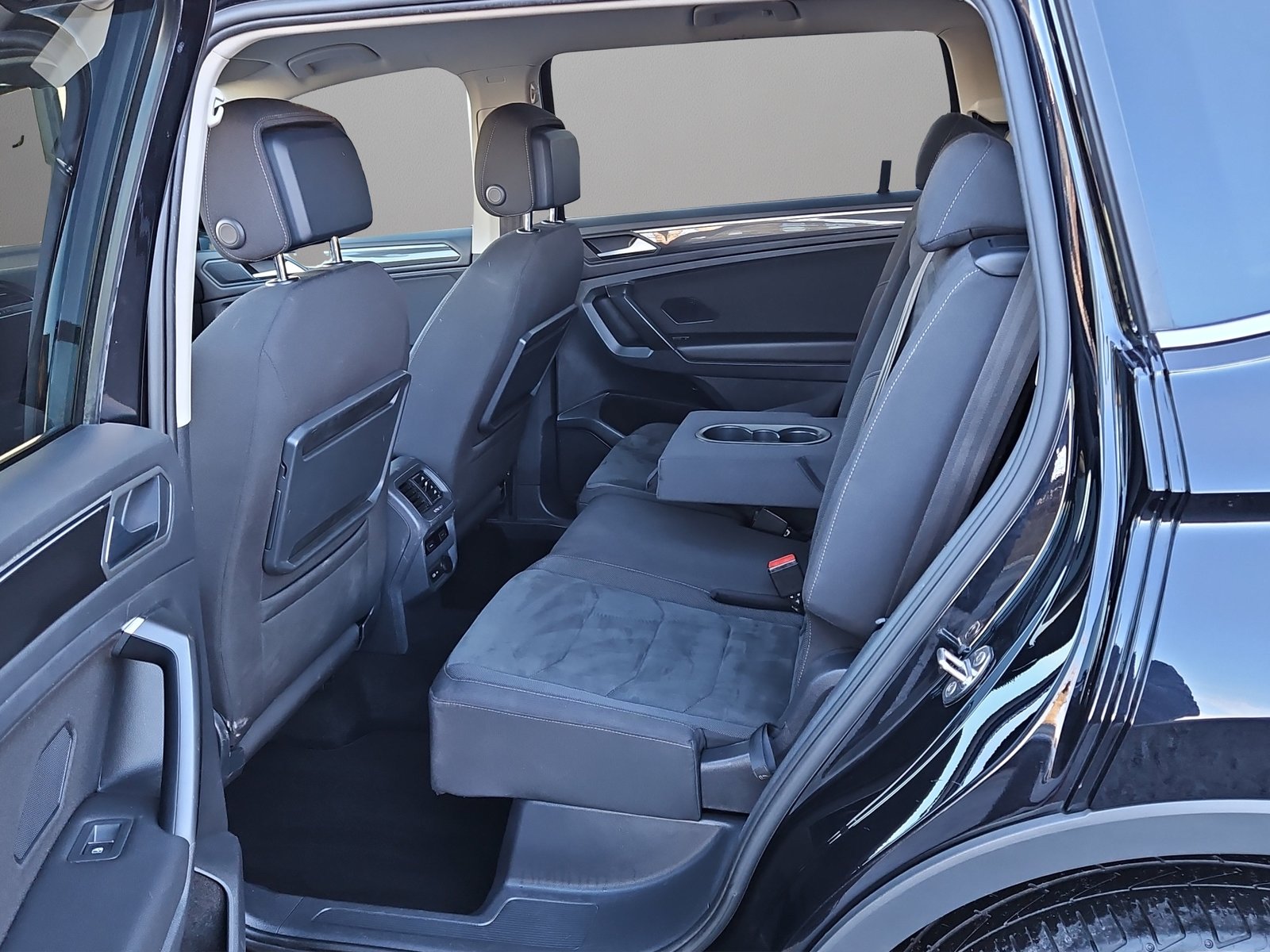 VW Tiguan Allspace 2.0 TDI SCR Elegance 4Motion DSG, Diesel, Second hand / Used, Automatic - 7