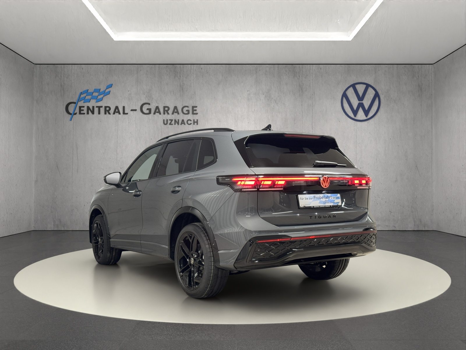 VW Tiguan R-Line UNITED, Petrol, Second hand / Used, Automatic - 4