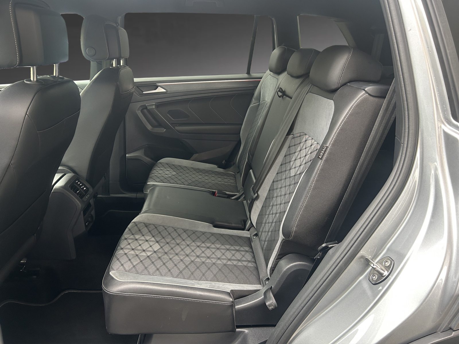 VW Tiguan Allspace R-Line, Benzin, Occasion / Gebraucht, Automatik - 7