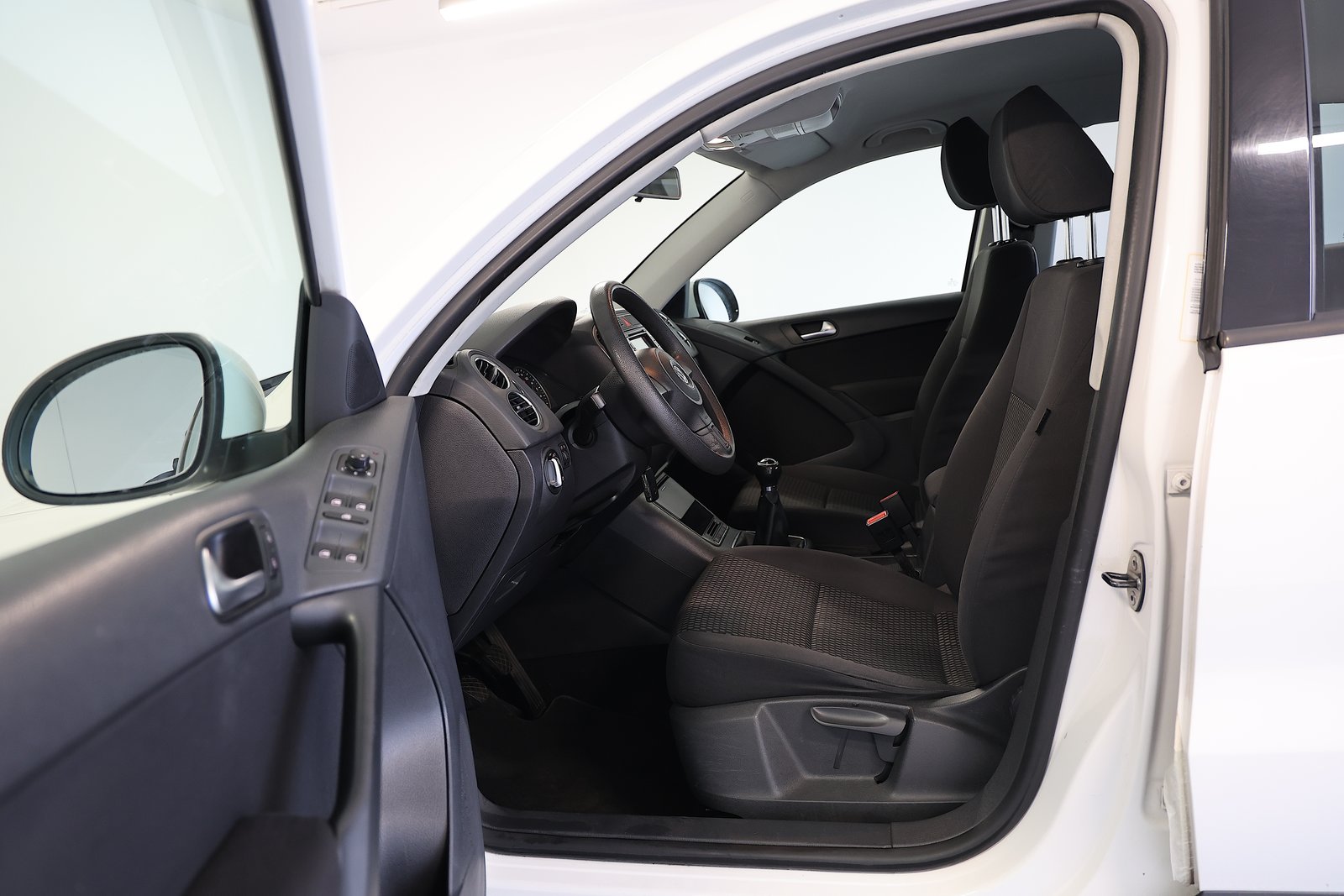VW Tiguan 2.0 TDI BlueMotion Value 4x2, Diesel, Occasioni / Usate, Manuale - 6