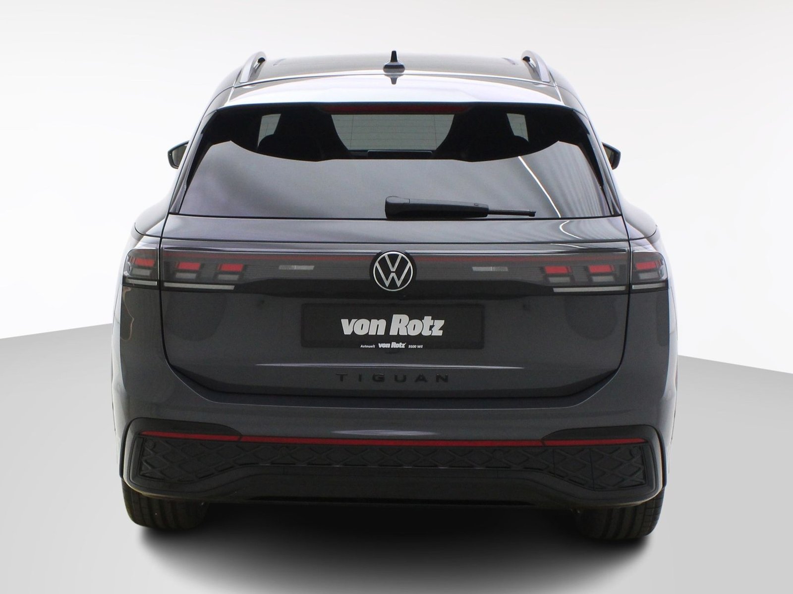VW Tiguan 2.0 TSI DSG R-Line Black Style 4Motion, Benzin, Occasion / Gebraucht, Automatik - 4