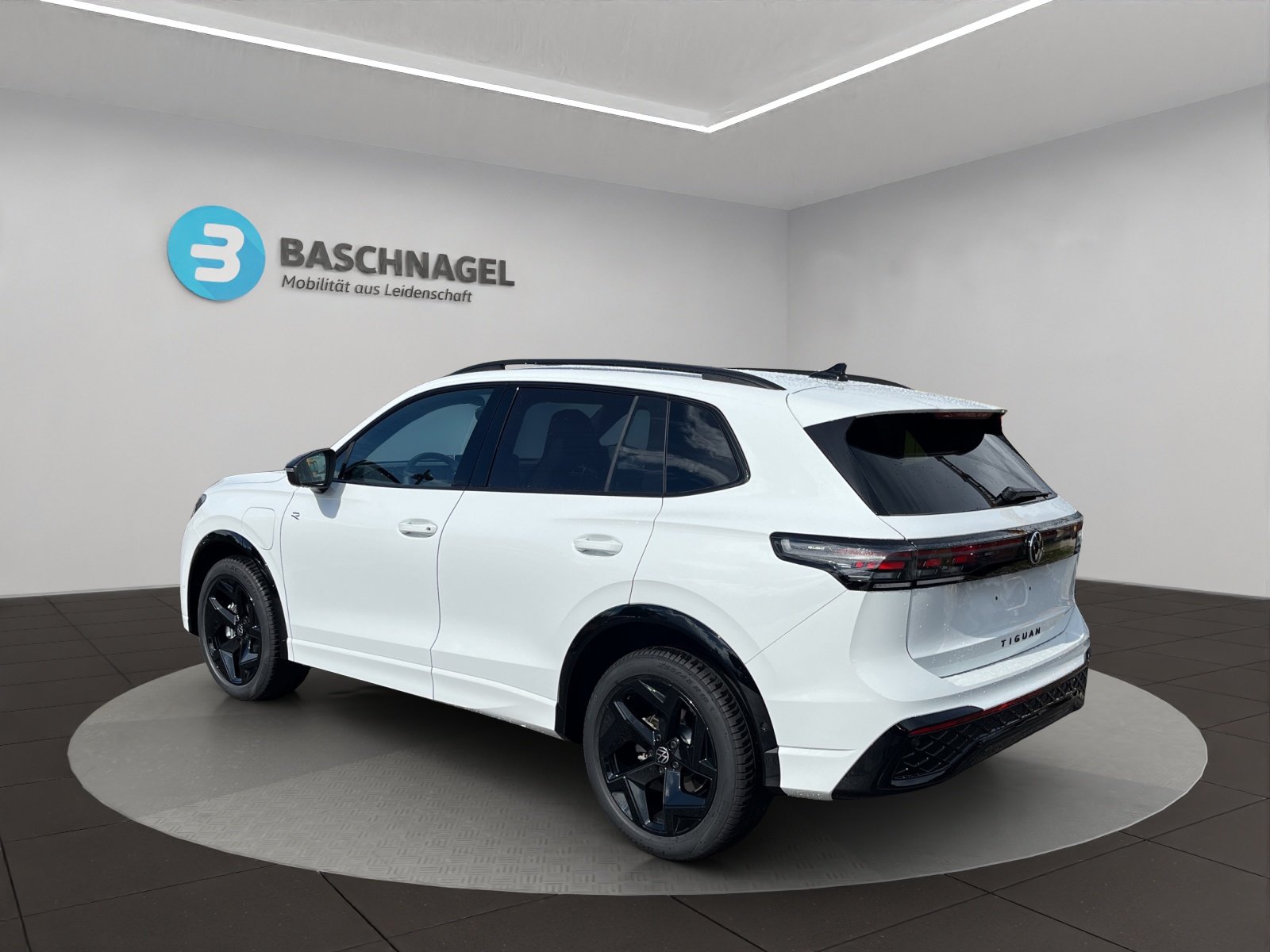 VW Tiguan 1.5 TSI evo2 eHybrid R-Line DSG, Plug-in-Hybrid Benzin/Elektro, Occasion / Gebraucht, Automatik - 3