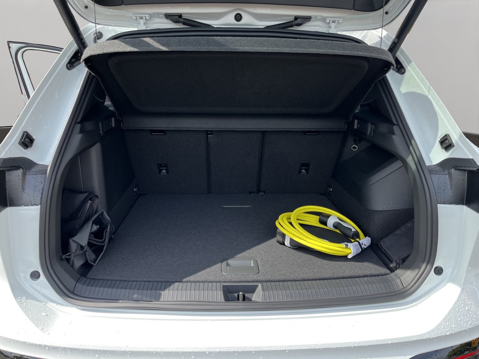VW Tiguan 1.5 TSI evo2 eHybrid R-Line DSG, Plug-in-Hybrid Benzin/Elektro, Occasion / Gebraucht, Automatik - 6