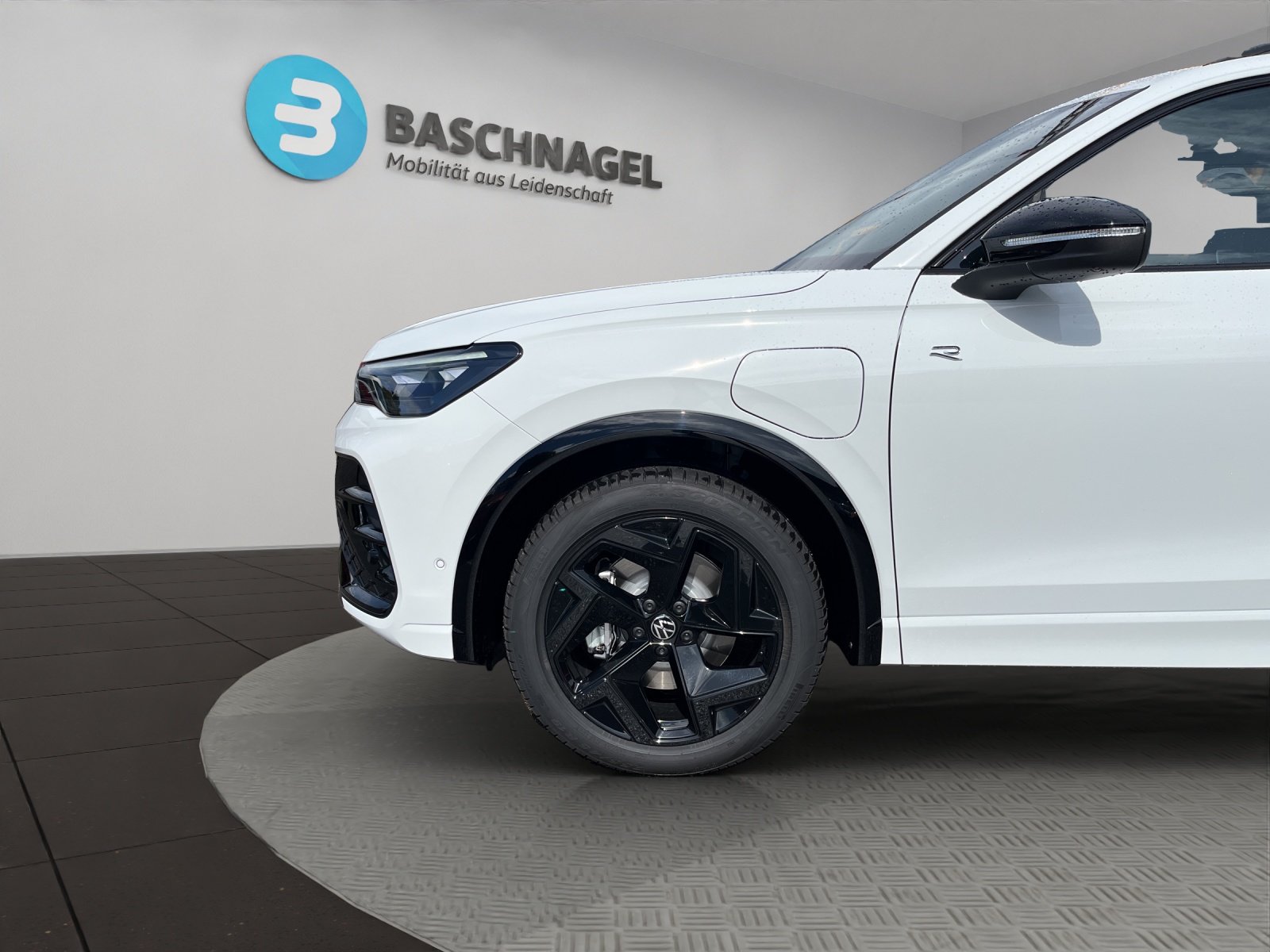 VW Tiguan 1.5 TSI evo2 eHybrid R-Line DSG, Plug-in-Hybrid Benzin/Elektro, Occasion / Gebraucht, Automatik - 7