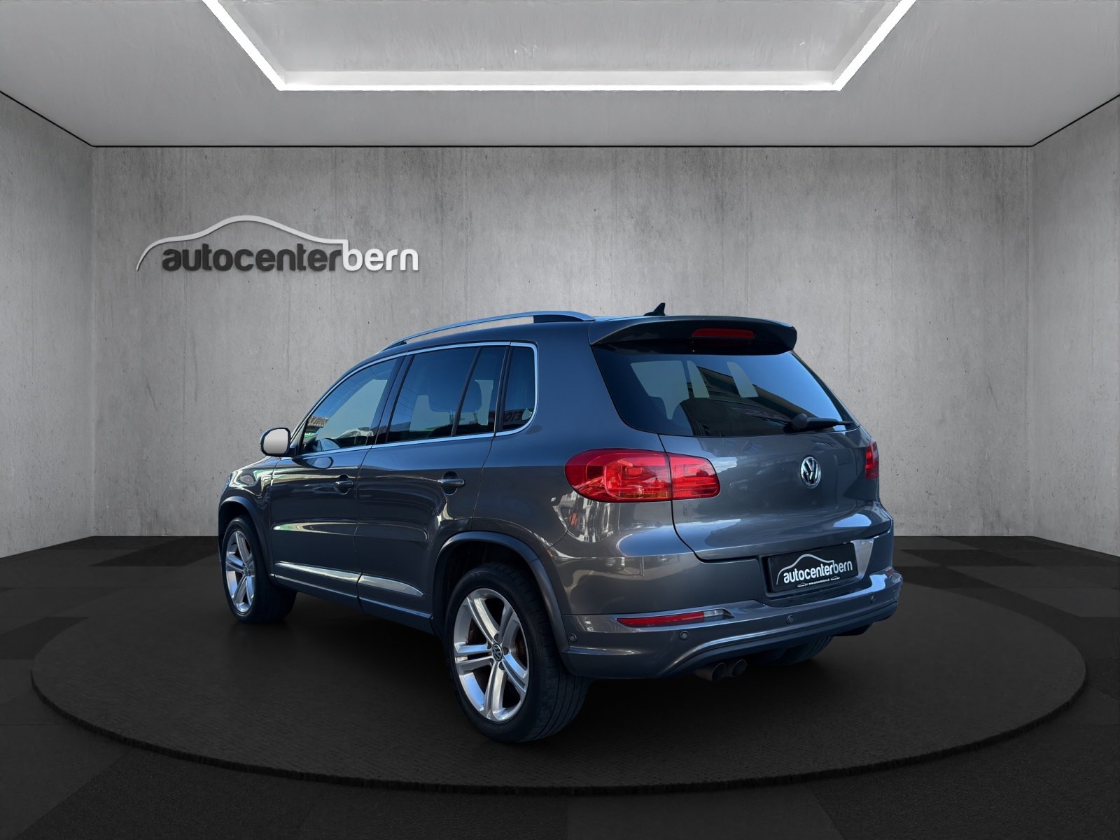 VW Tiguan 2.0 TDI BMT R-Line Design 4Motion DSG, Diesel, Occasion / Gebraucht, Automatik - 5