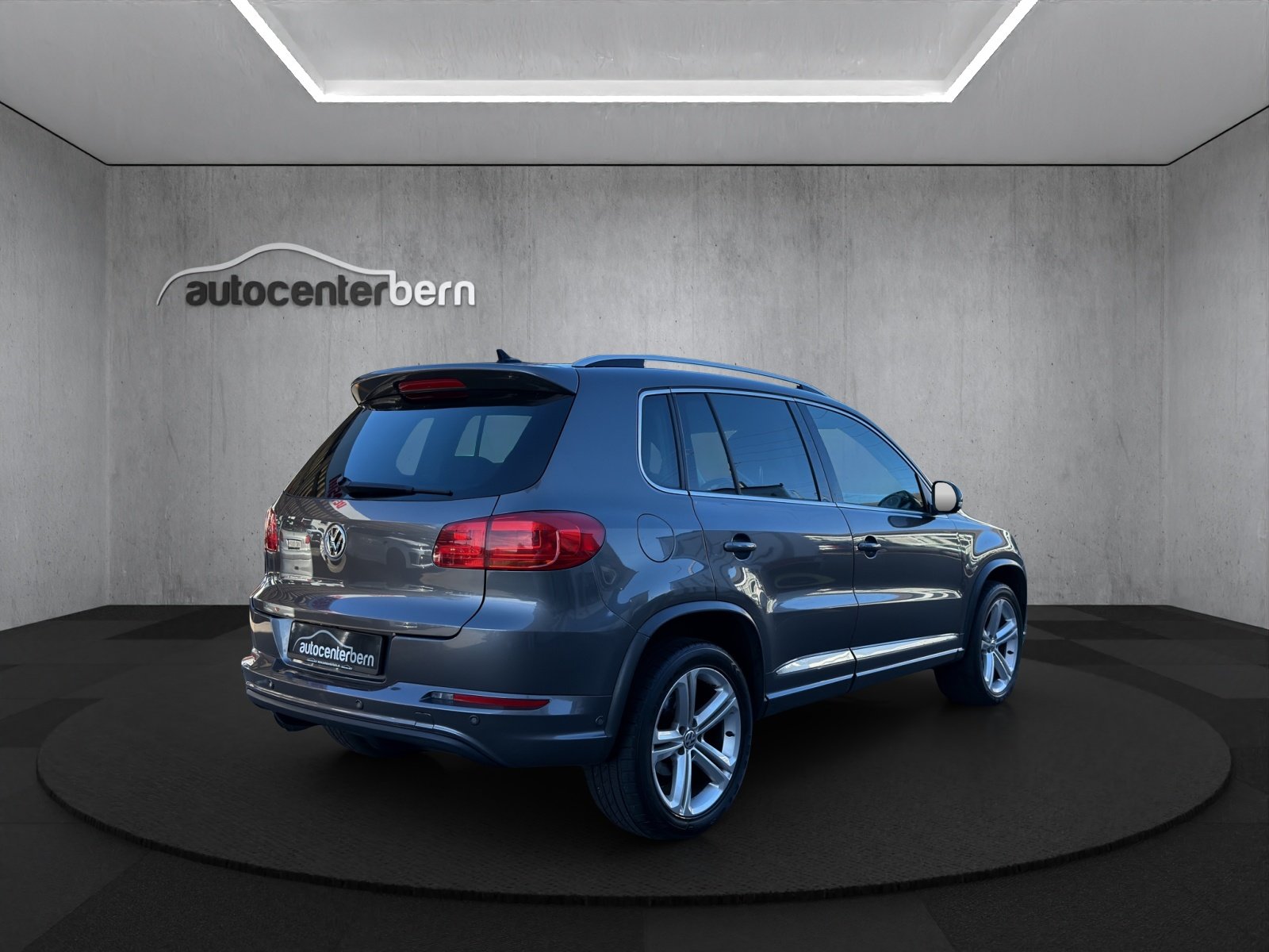 VW Tiguan 2.0 TDI BMT R-Line Design 4Motion DSG, Diesel, Occasion / Gebraucht, Automatik - 7