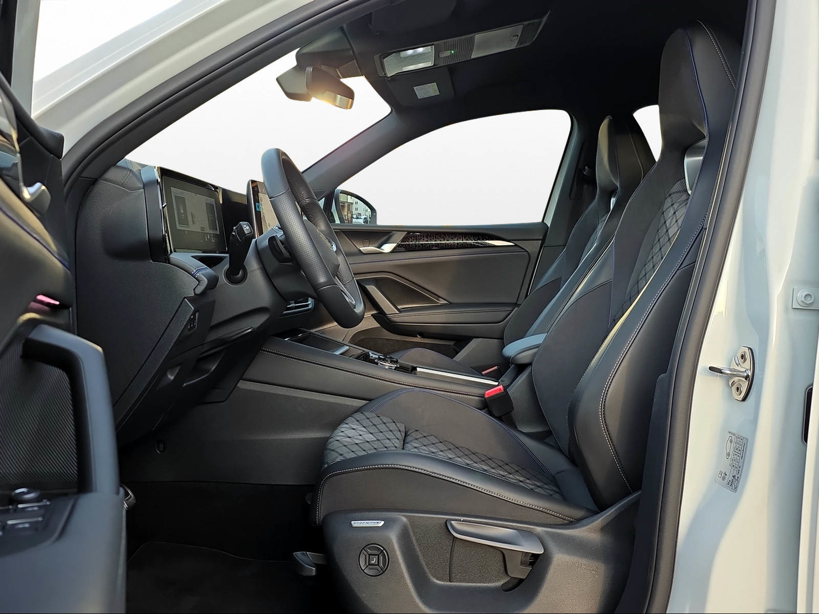 VW Tiguan R-Line, Diesel, Second hand / Used, Automatic - 7