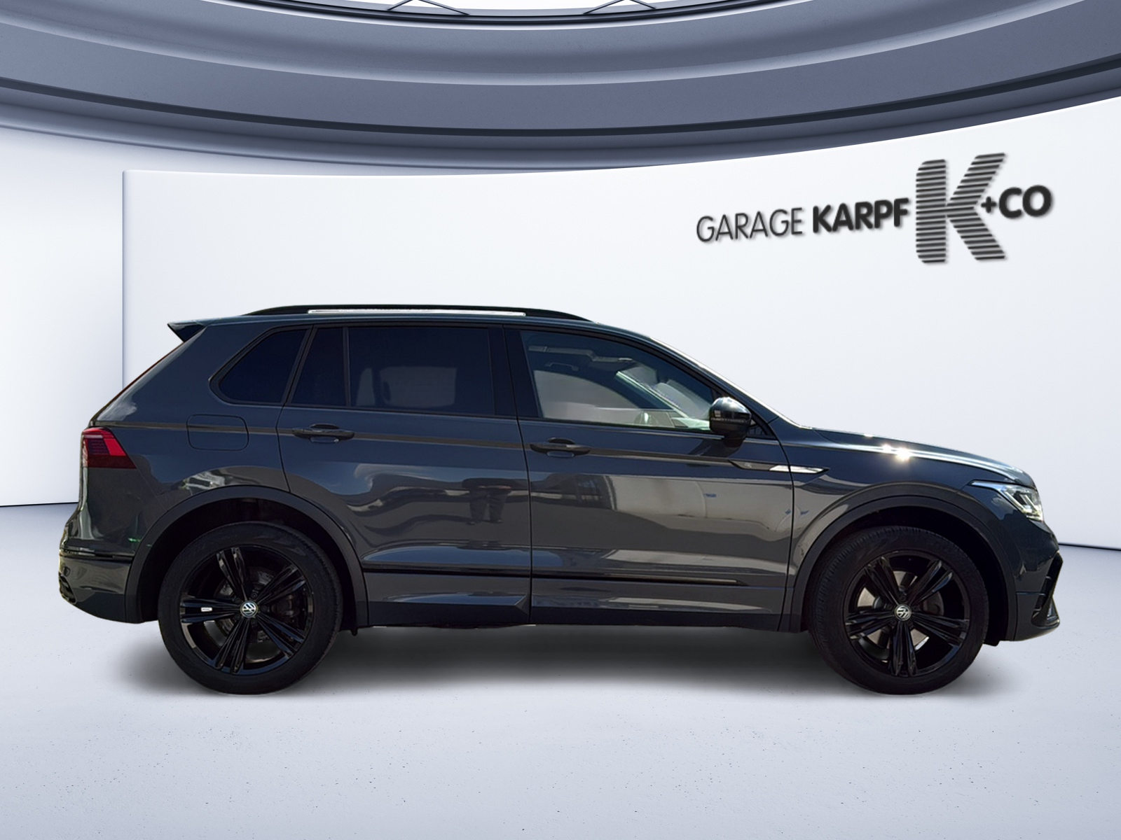 VW Tiguan R-Line SELECTION, Diesel, Second hand / Used, Automatic - 6