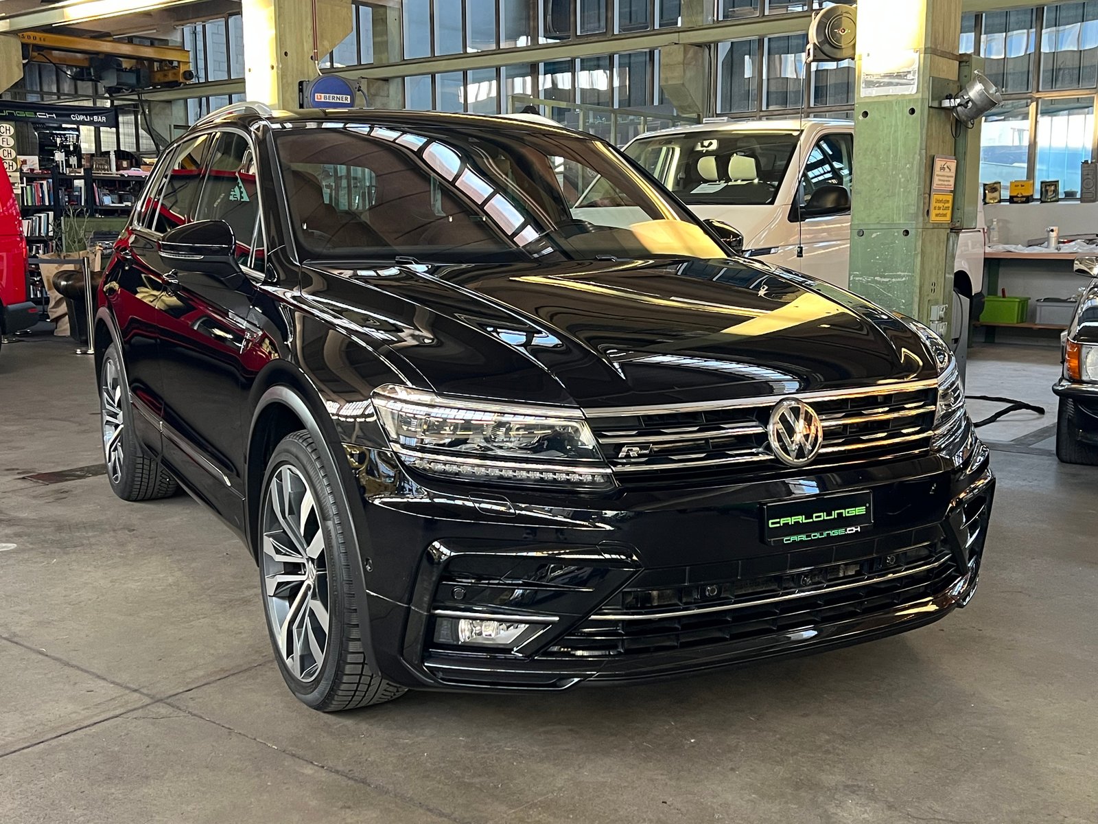 VW Tiguan 2.0TSI Highline 4Motion ***** R-Line Paket ***** D