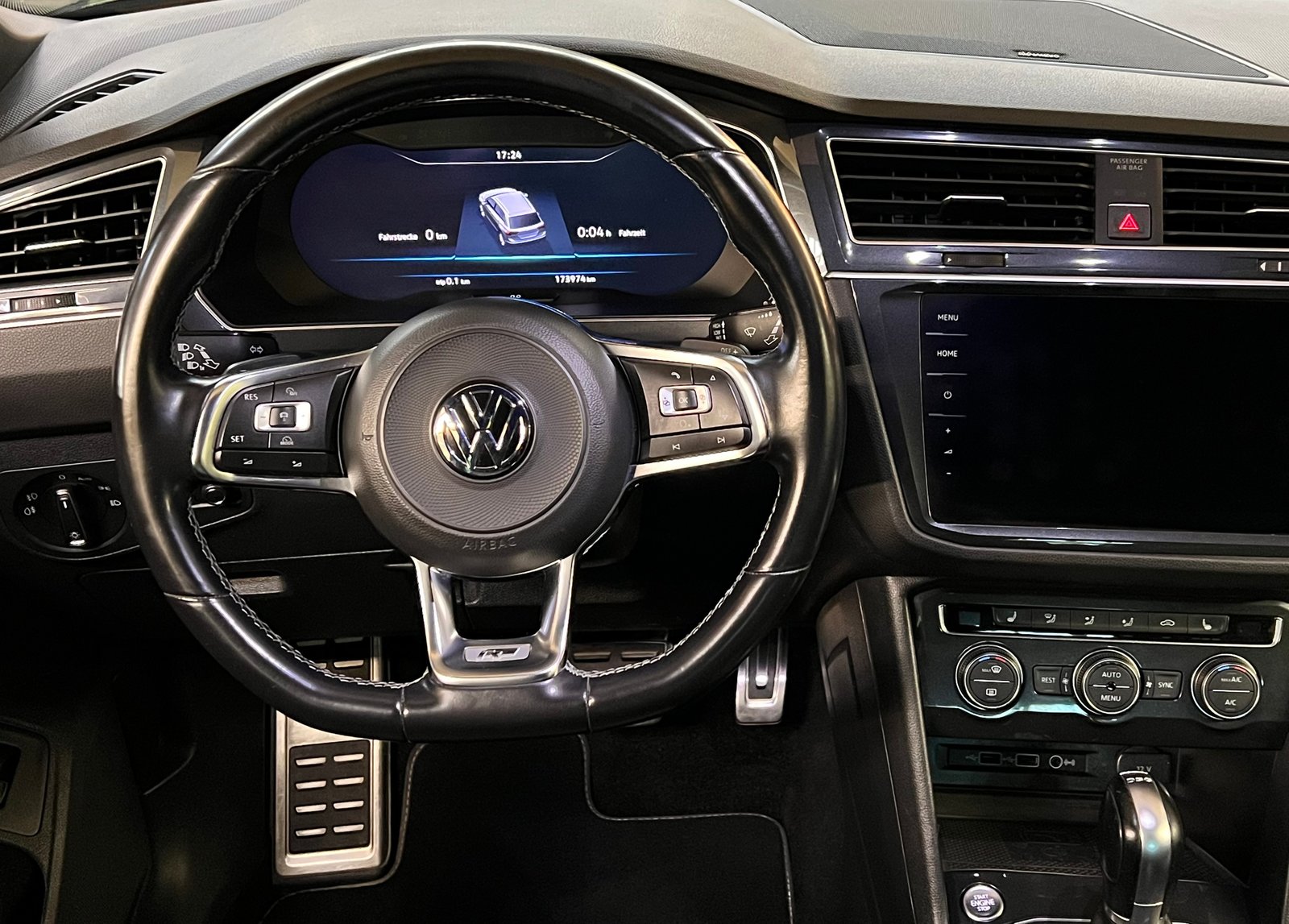 VW Tiguan 2.0TSI Highline 4Motion ***** R-Line Paket ***** D, Petrol, Second hand / Used, Automatic - 3