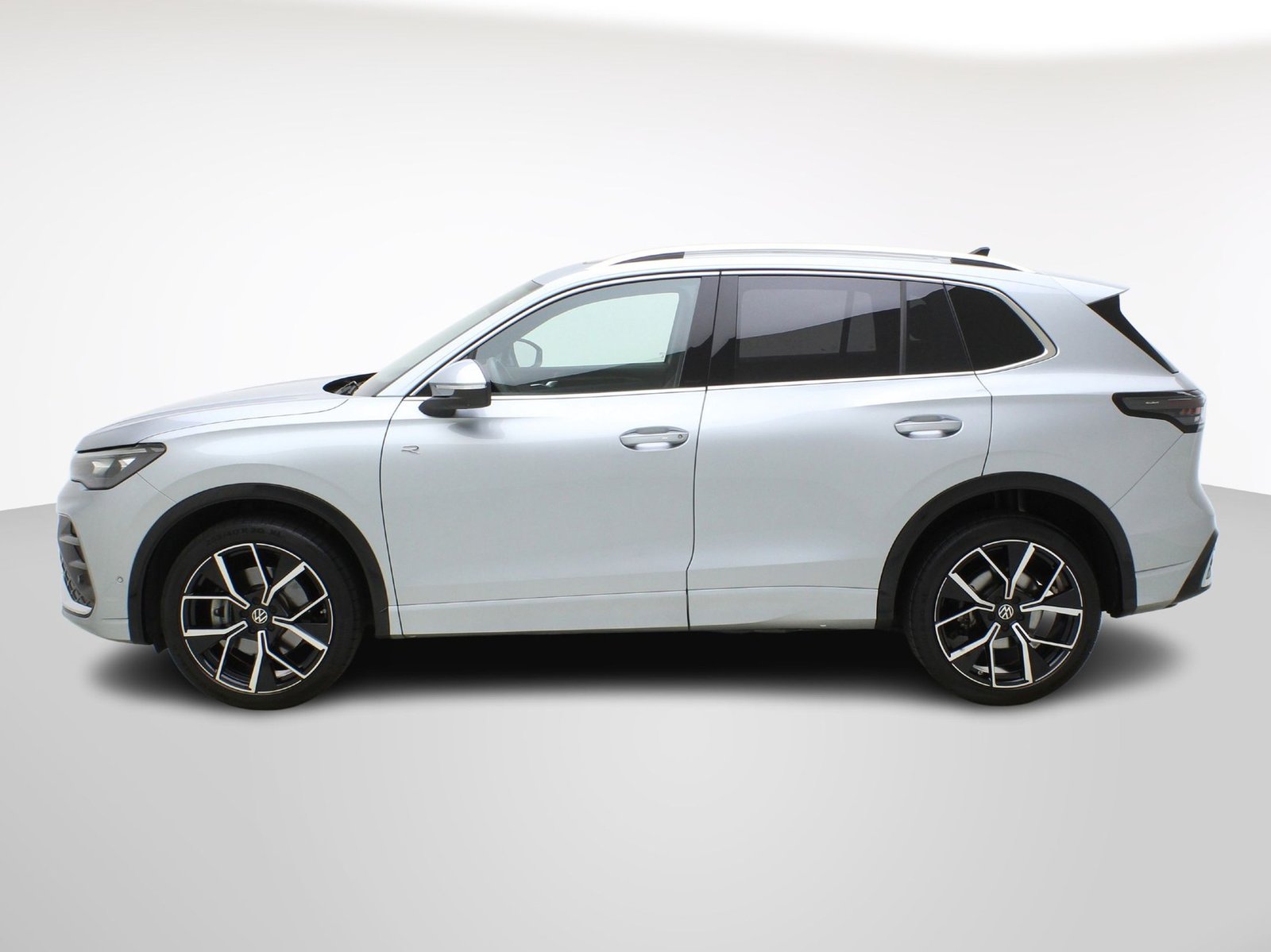 VW Tiguan 2.0 TSI DSG R-Line 4Motion, Essence, Occasion / Utilisé, Automatique - 3