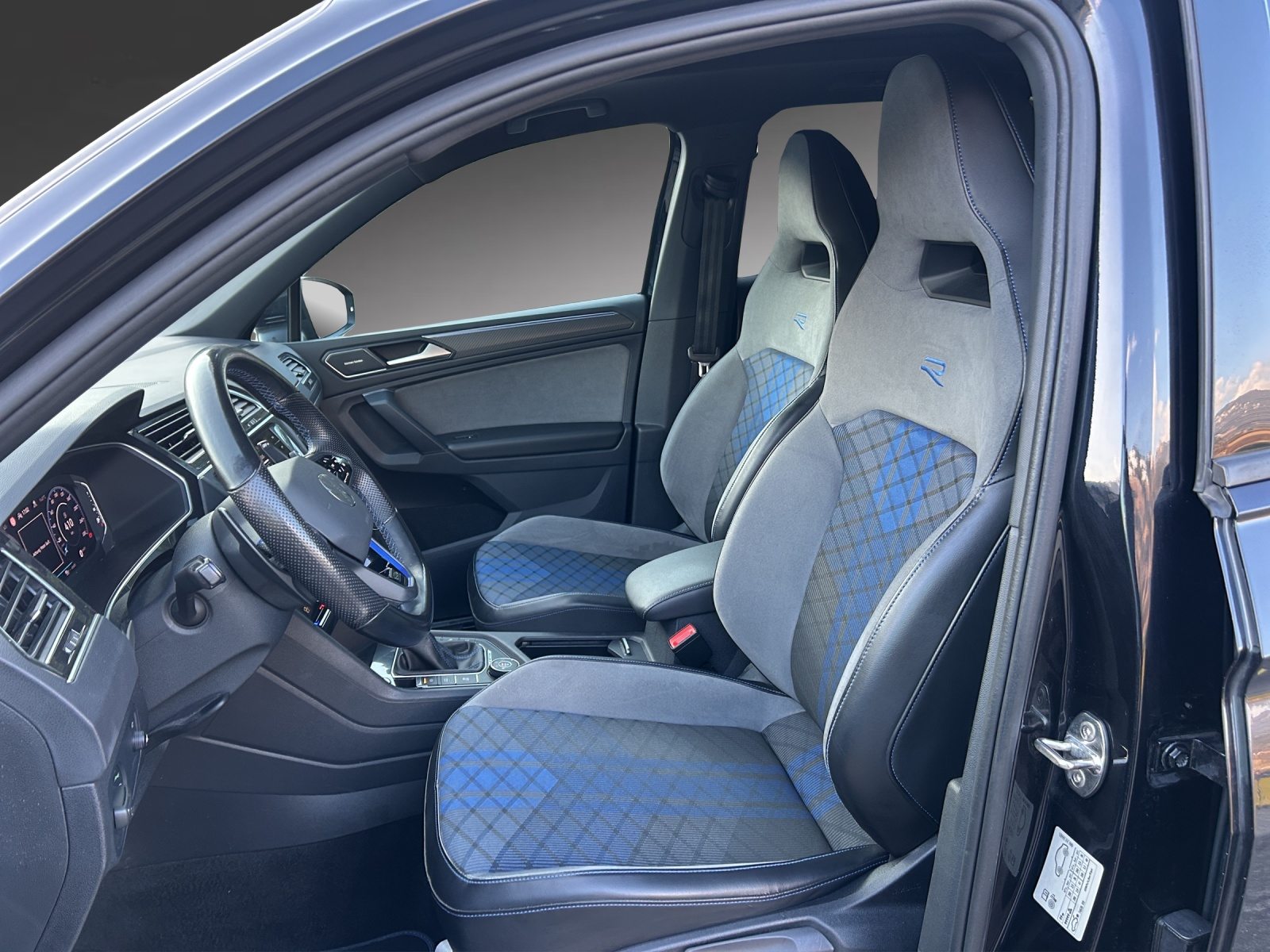 VW Tiguan R, Benzin, Occasion / Gebraucht, Automatik - 6