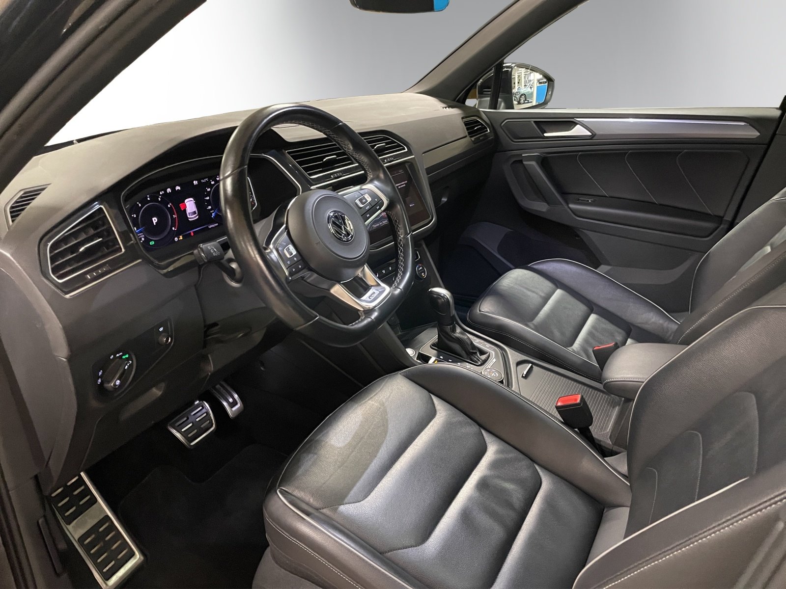 VW Tiguan 2.0TSI High 4M, Benzin, Occasion / Gebraucht, Automatik - 7