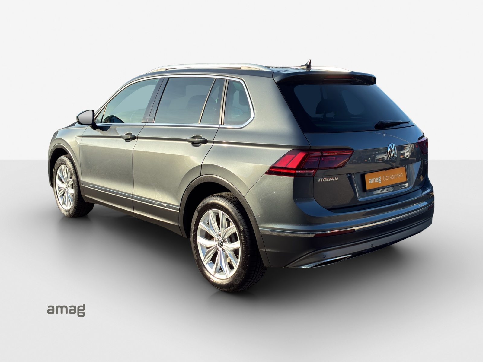 VW Tiguan Highline, Petrol, Second hand / Used, Automatic - 3