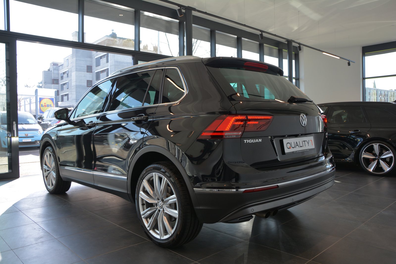VW Tiguan 2.0TSI Highline 4Motion DSG, Essence, Occasion / Utilisé, Automatique - 4