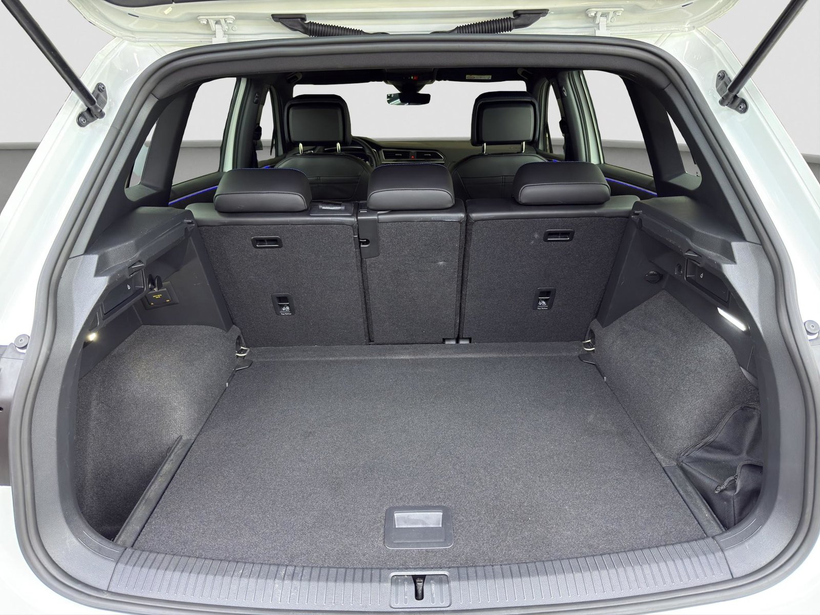 VW Tiguan 2.0TSI R 4Motion DSG, Petrol, Second hand / Used, Automatic - 7
