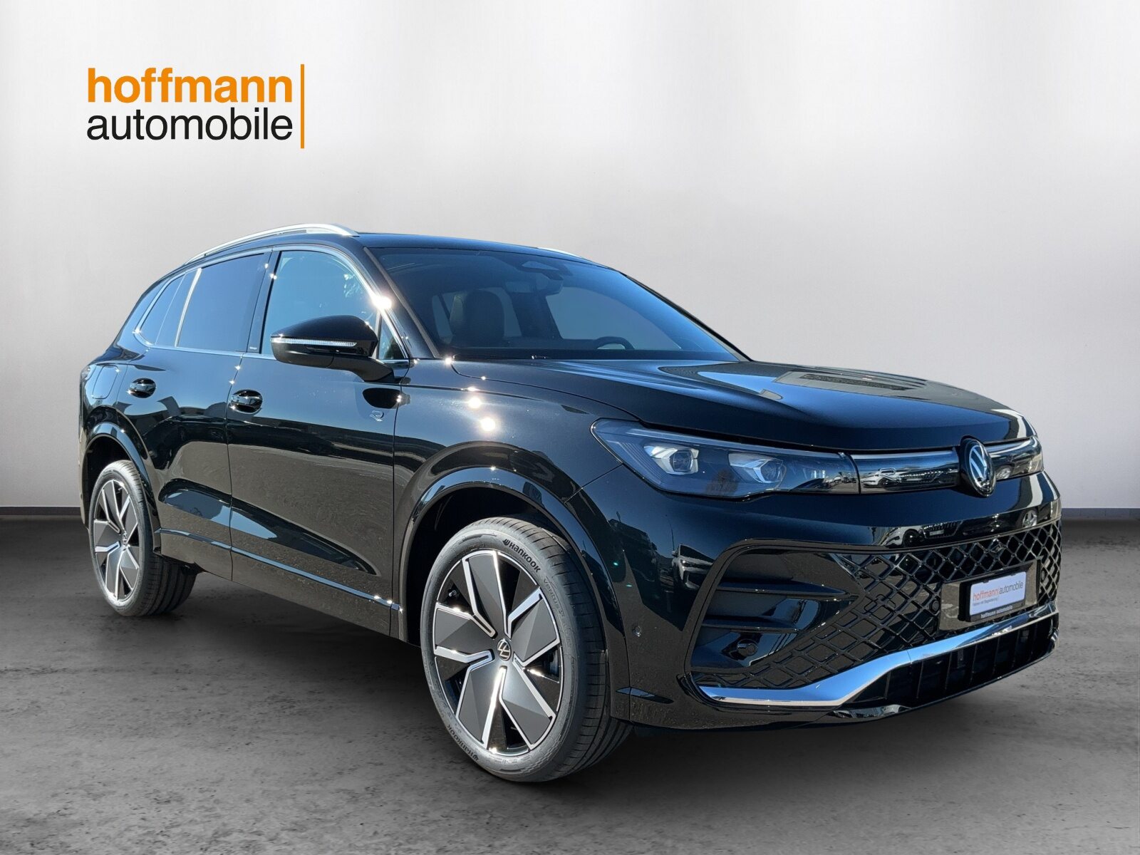 VW Tiguan R-Line UNITED, Full-Hybrid Petrol/Electric, Second hand / Used, Automatic - 3