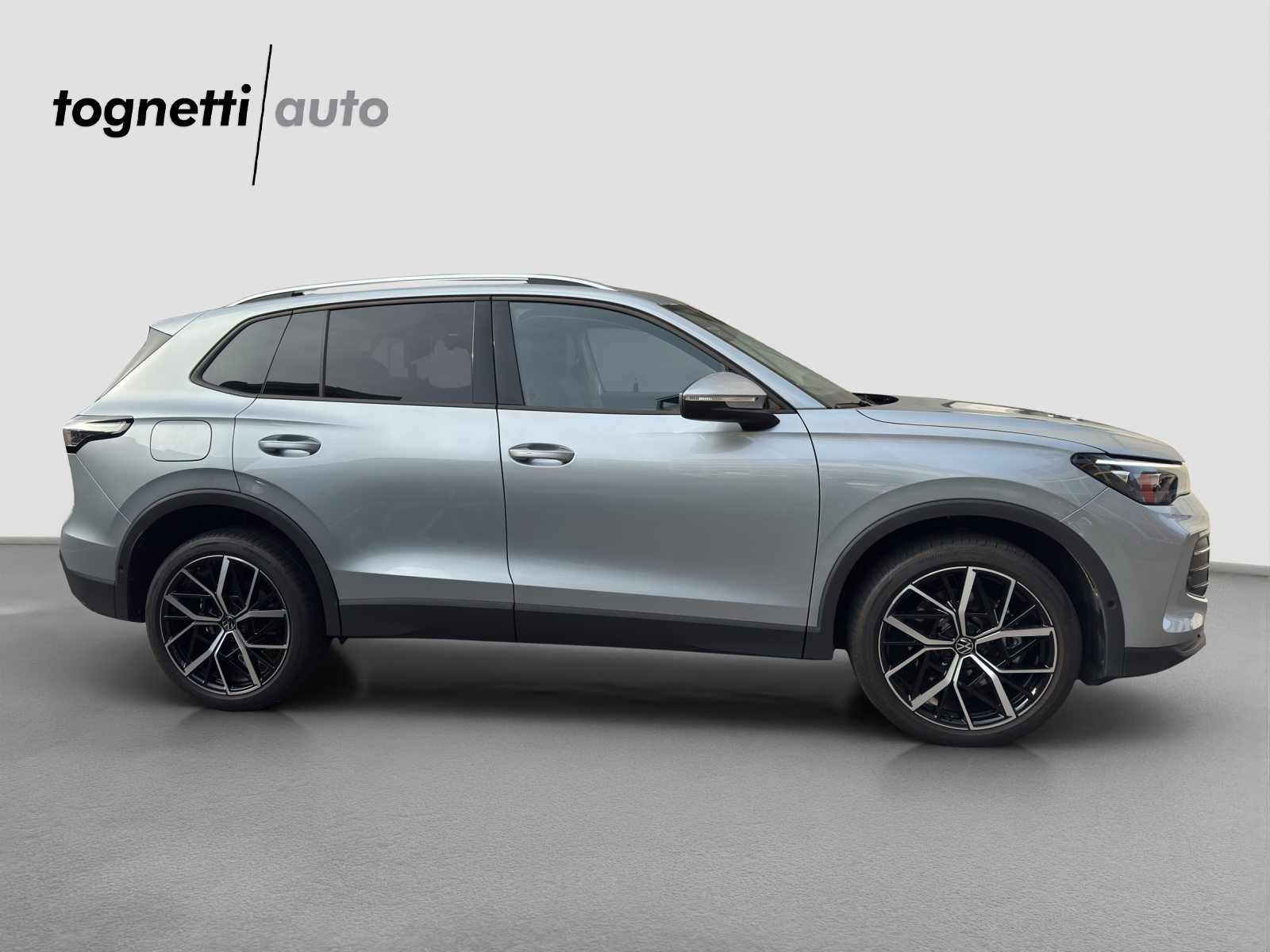 VW Tiguan UNITED, Essence, Occasion / Utilisé, Automatique - 3