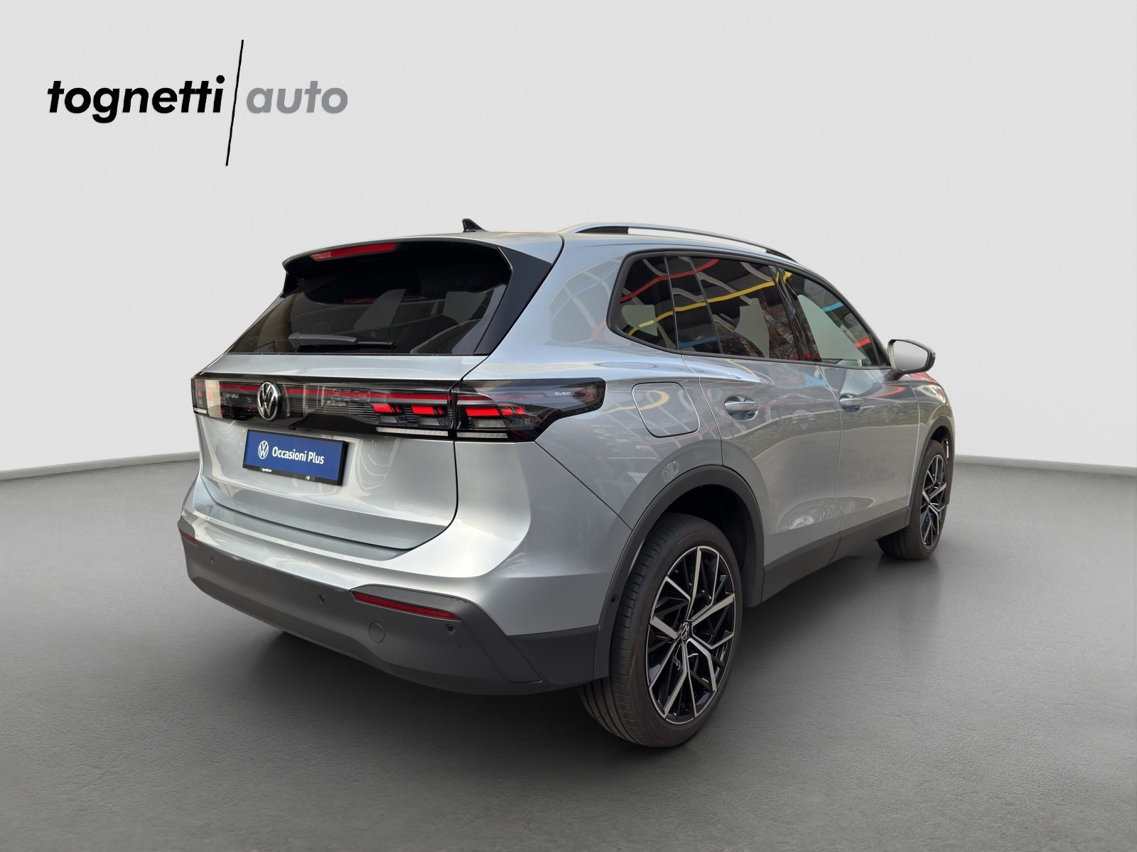 VW Tiguan UNITED, Essence, Occasion / Utilisé, Automatique - 4