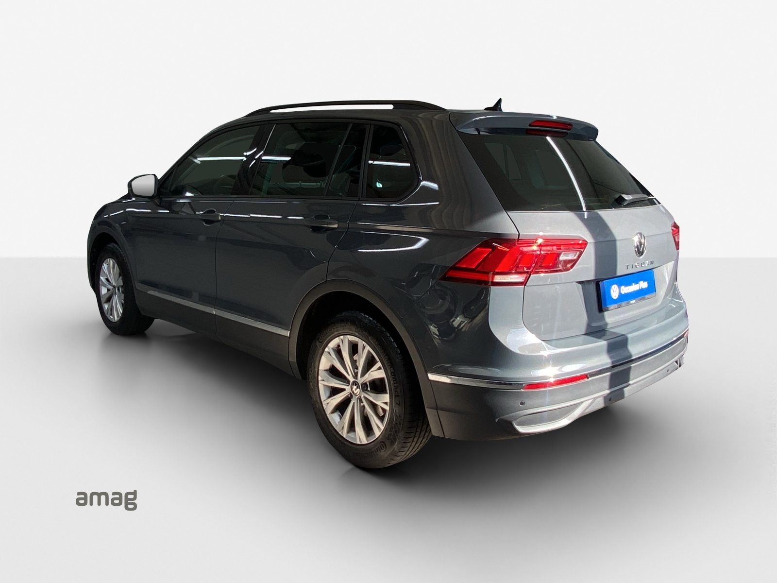 VW Tiguan Life, Petrol, Second hand / Used, Automatic - 3