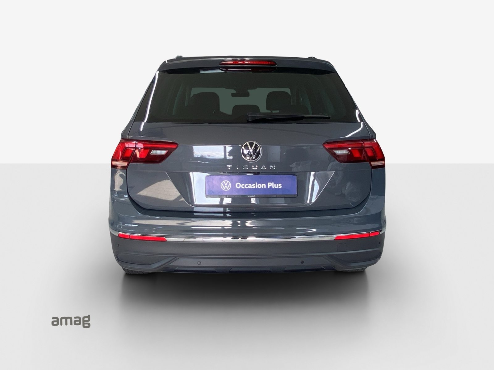 VW Tiguan Life, Petrol, Second hand / Used, Automatic - 4